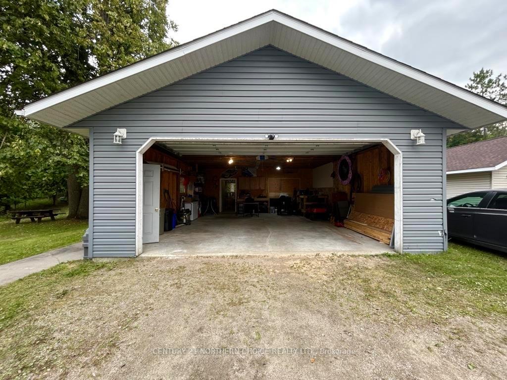 Photo 3 of 1305 Kings Highway, Fort Frances — HOMEH