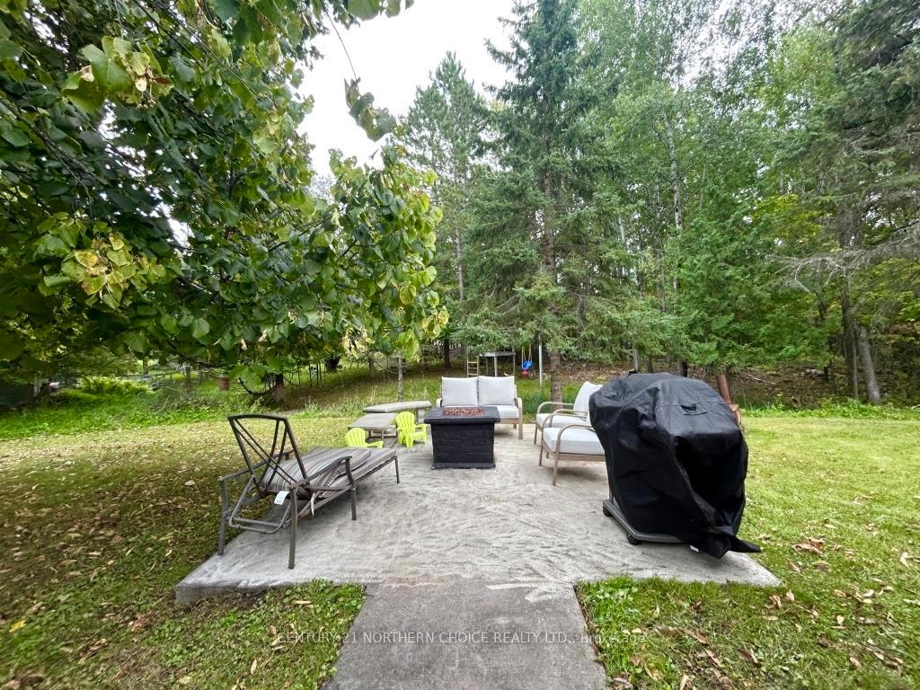 Photo 4 of 1305 Kings Highway, Fort Frances — HOMEH