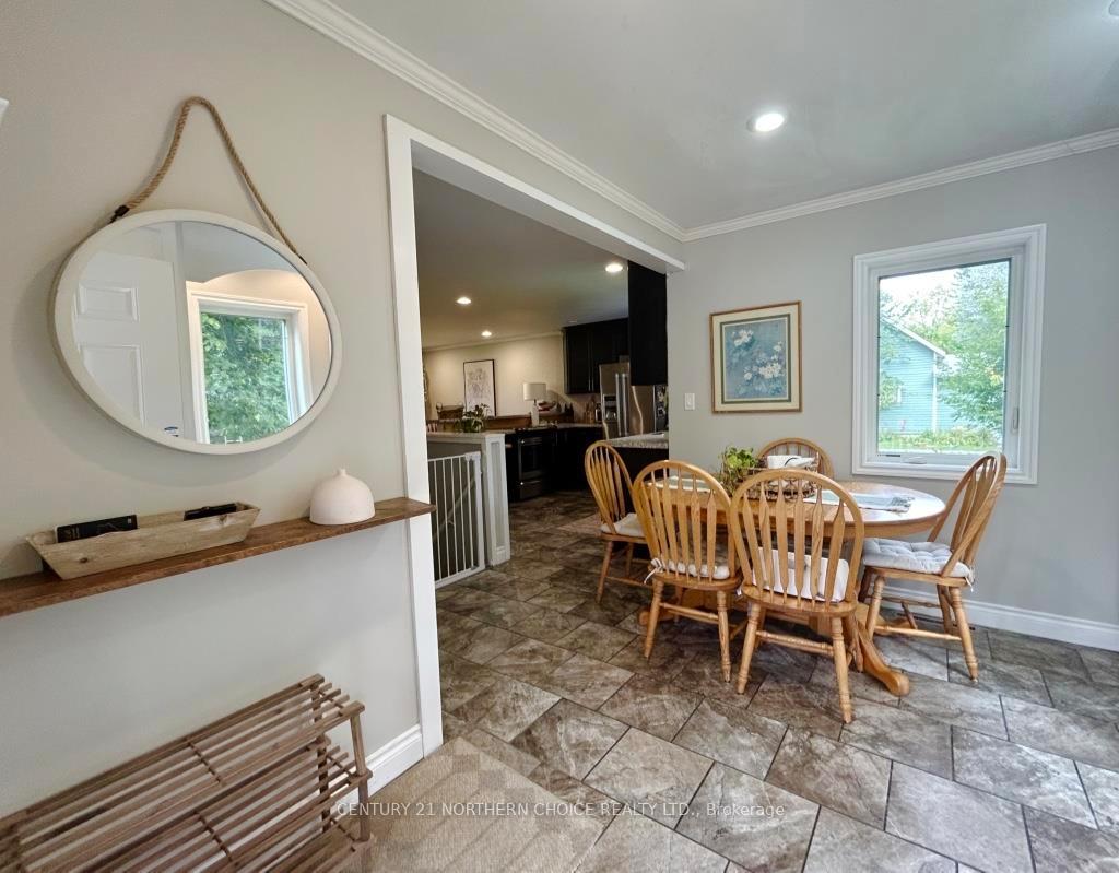 Photo 5 of 1305 Kings Highway, Fort Frances — HOMEH