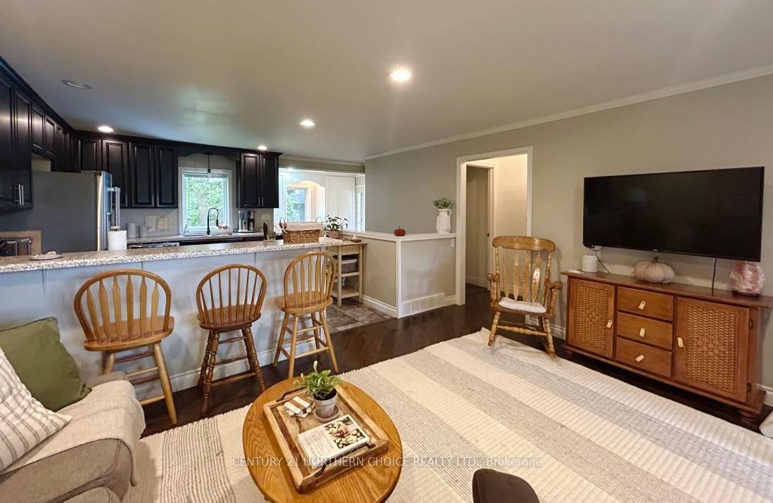 Photo 10 of 1305 Kings Highway, Fort Frances — HOMEH