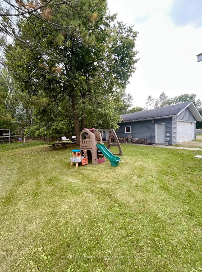 Photo 33 of 1305 Kings Highway, Fort Frances — HOMEH
