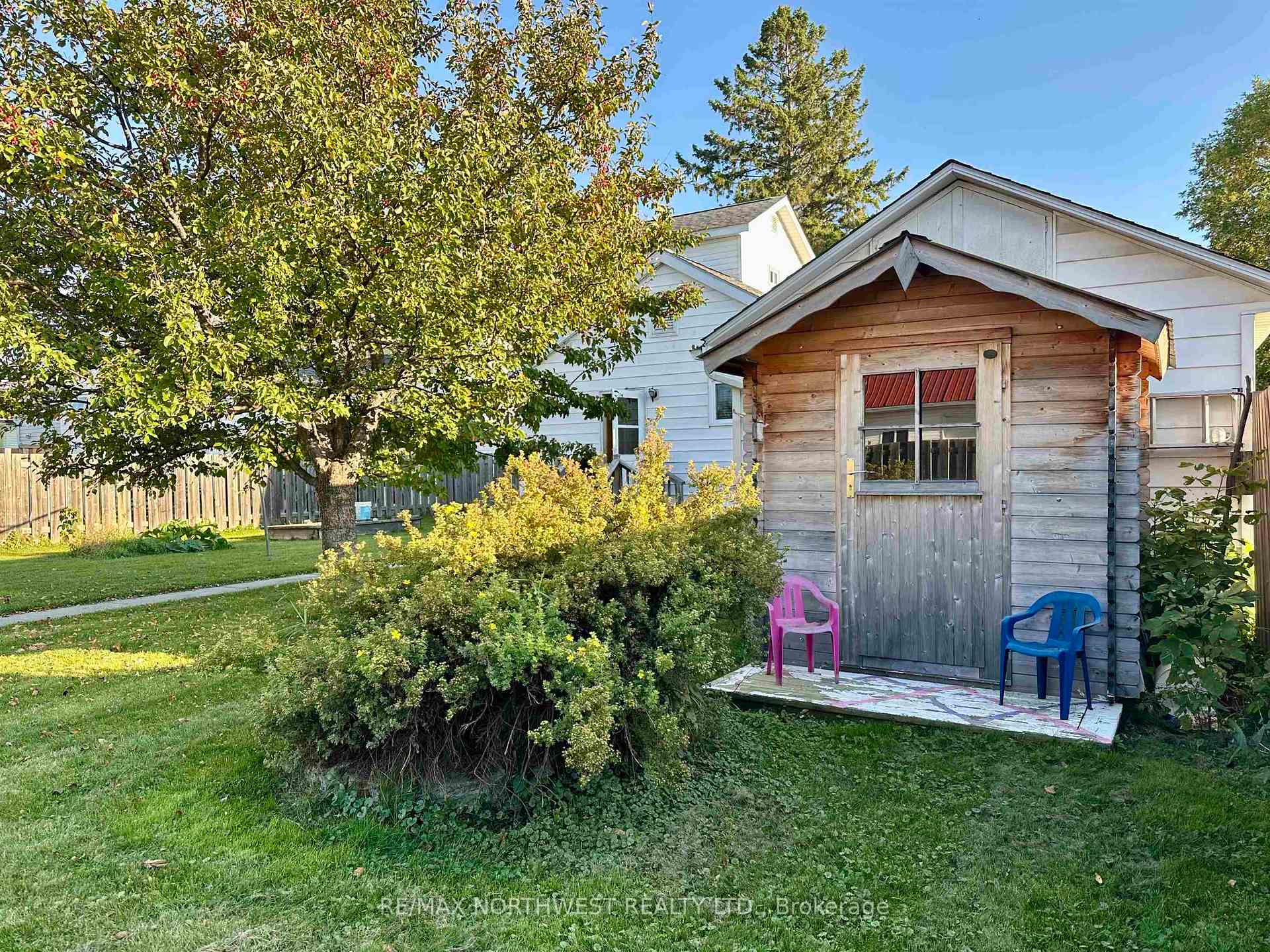 Photo 3 of 612 Third Street E, Fort Frances — HOMEH