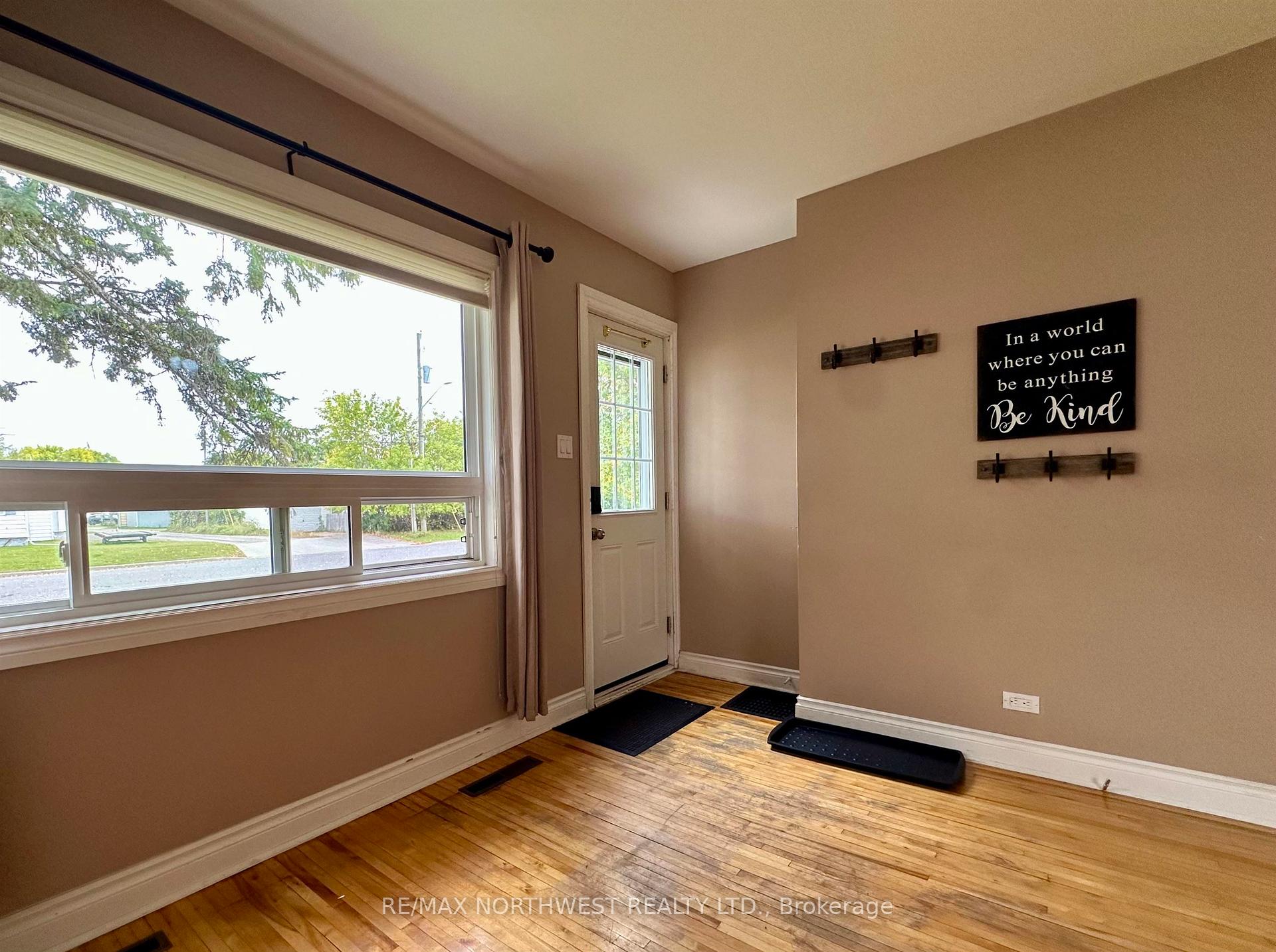 Photo 4 of 612 Third Street E, Fort Frances — HOMEH