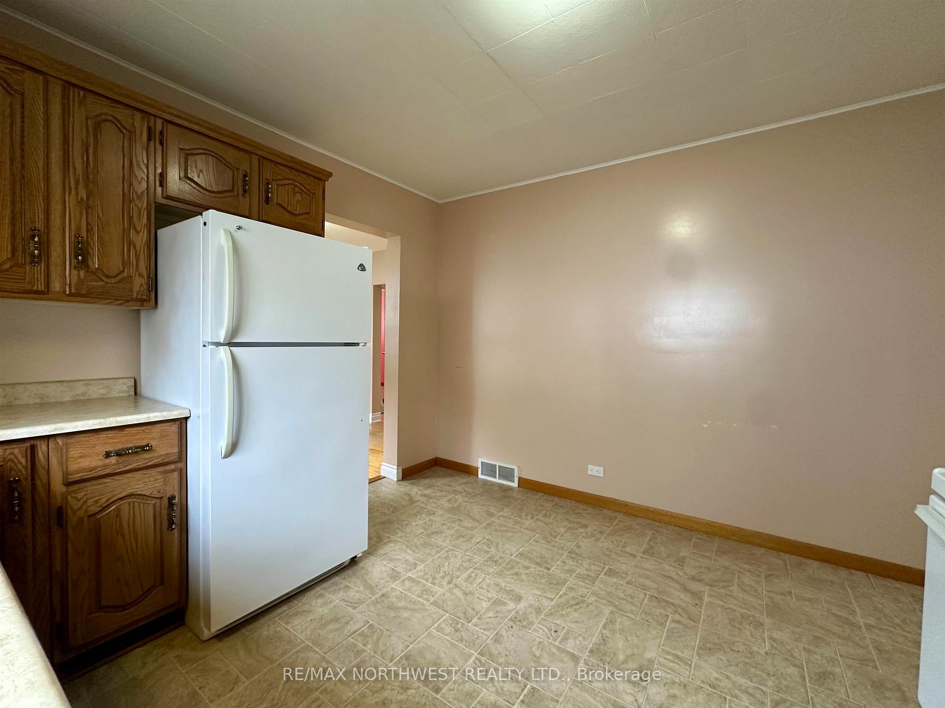 Photo 11 of 612 Third Street E, Fort Frances — HOMEH