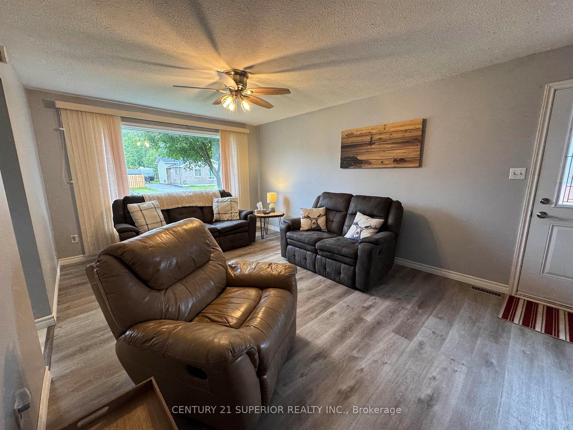 Photo 6 of 2 Moose Drive, Manitouwadge — HOMEH