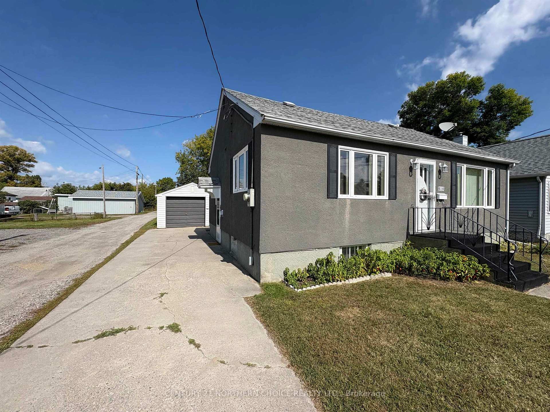 Photo 2 of 610 Second Street E, Fort Frances — HOMEH