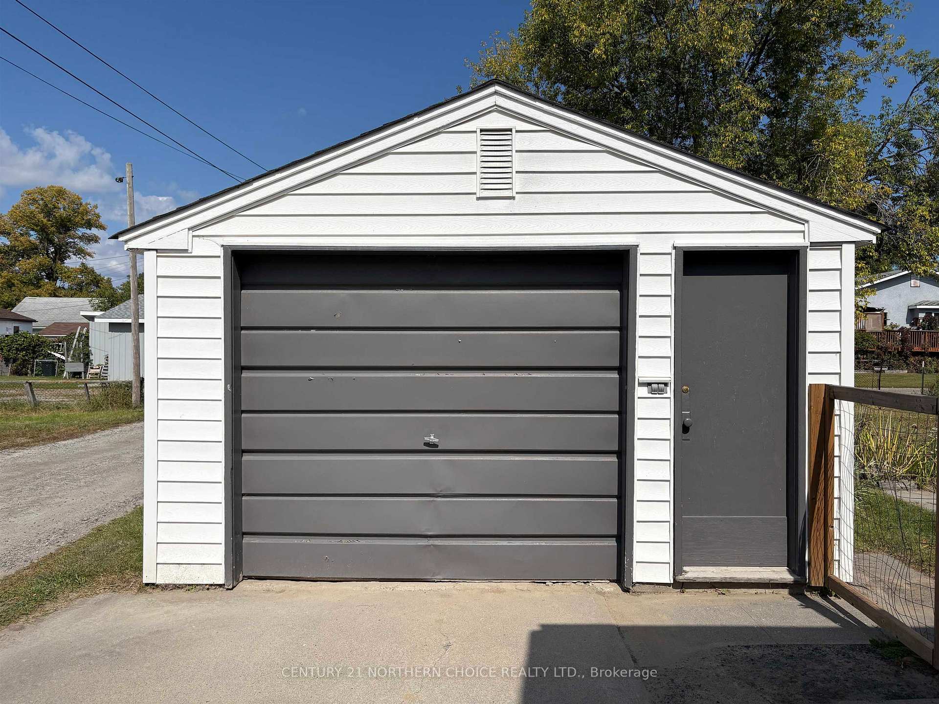 Photo 3 of 610 Second Street E, Fort Frances — HOMEH