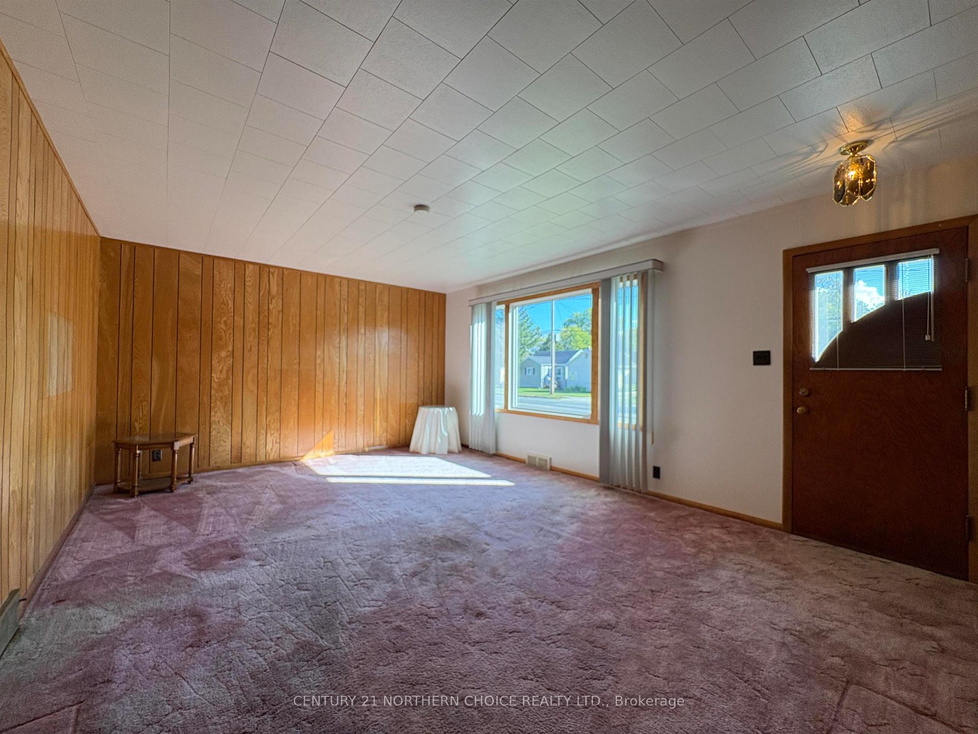 Photo 10 of 610 Second Street E, Fort Frances — HOMEH