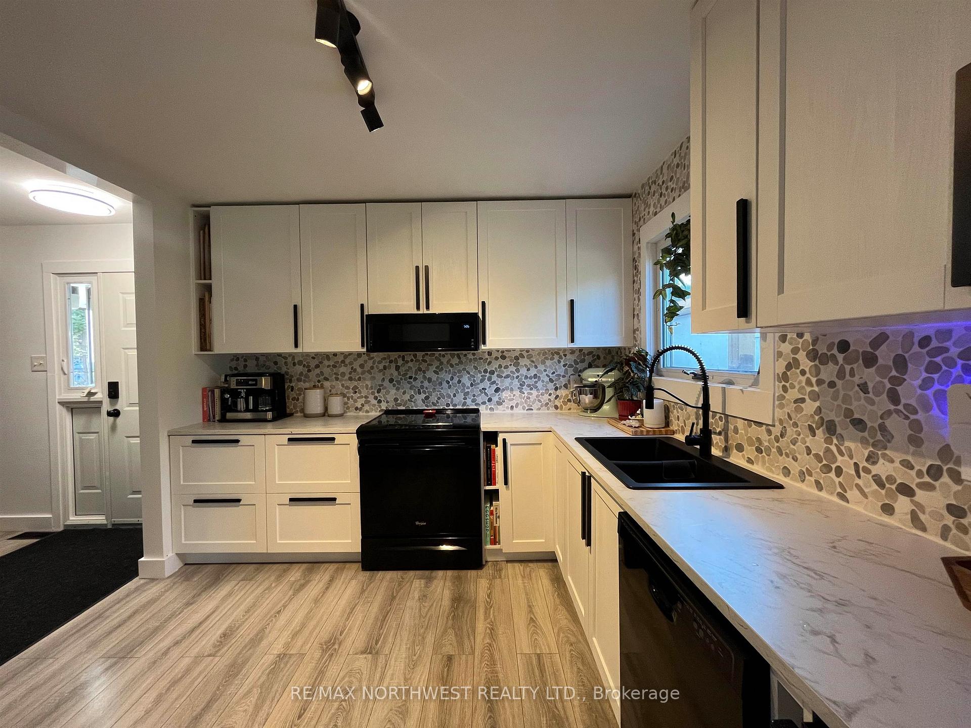 Photo 7 of 132 Minto Crescent, Kenora, Amethyst — HOMEH