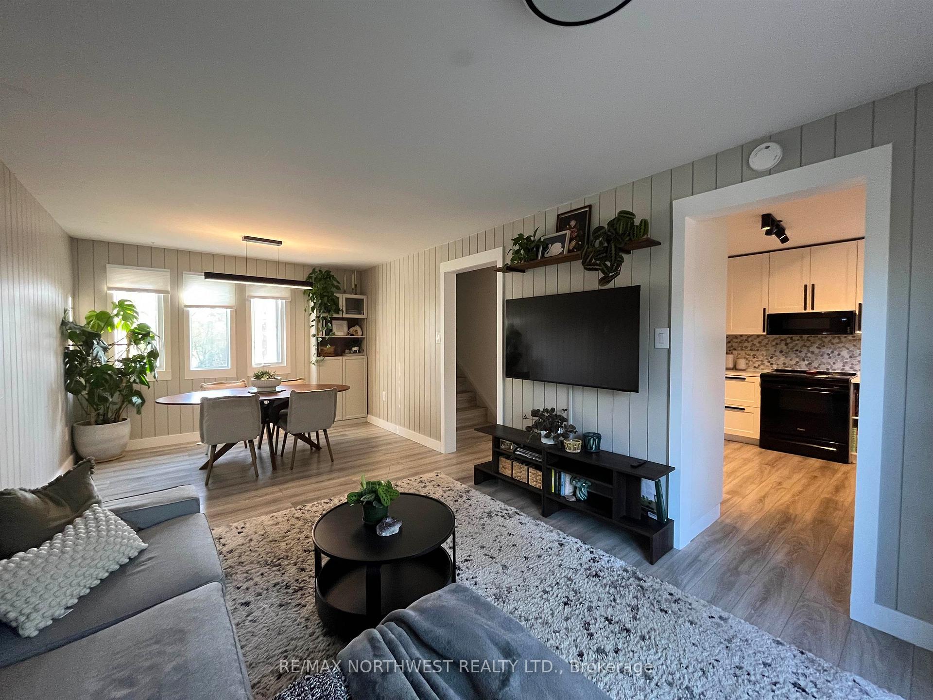 Photo 8 of 132 Minto Crescent, Kenora, Amethyst — HOMEH