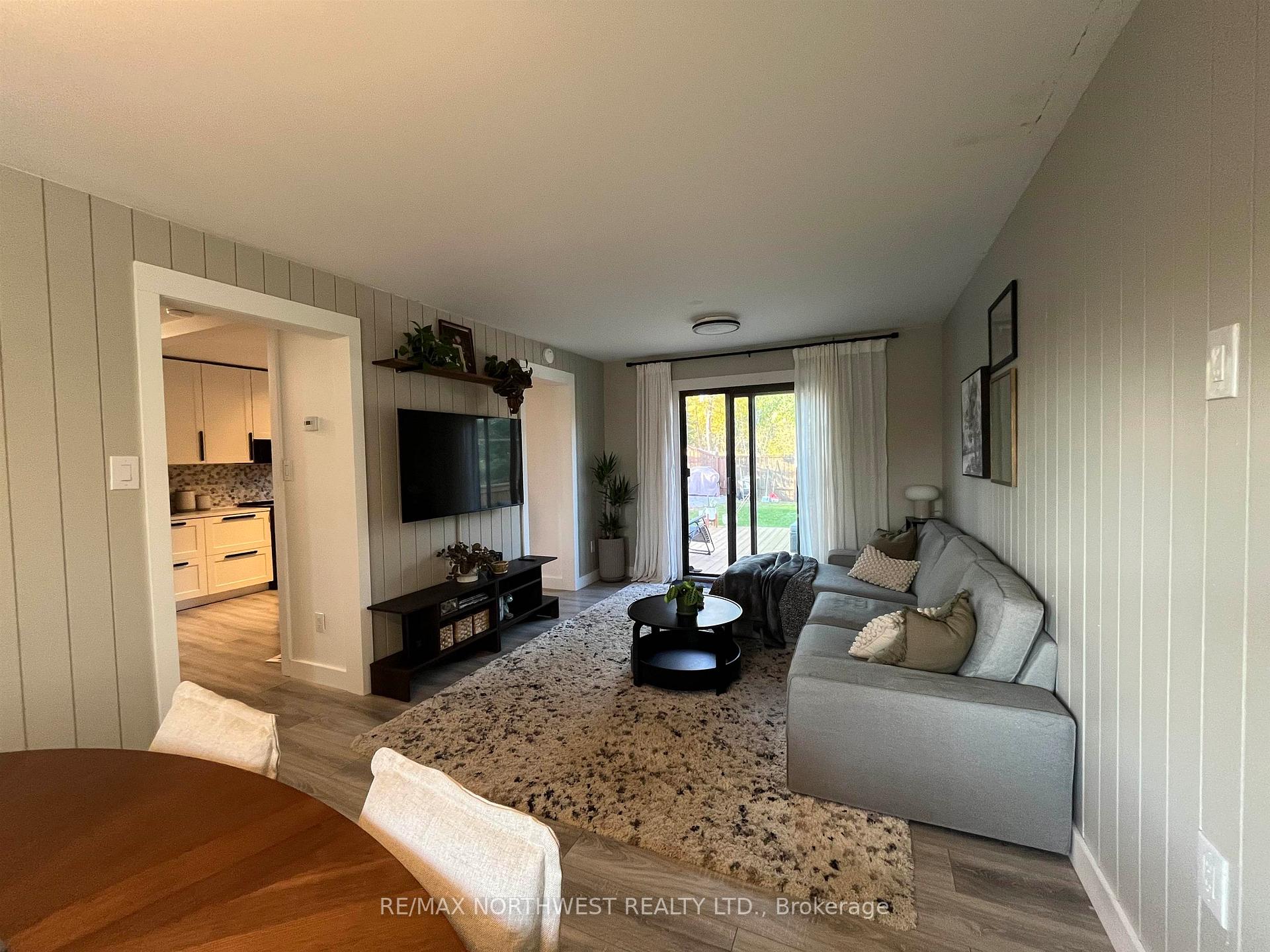 Photo 12 of 132 Minto Crescent, Kenora, Amethyst — HOMEH