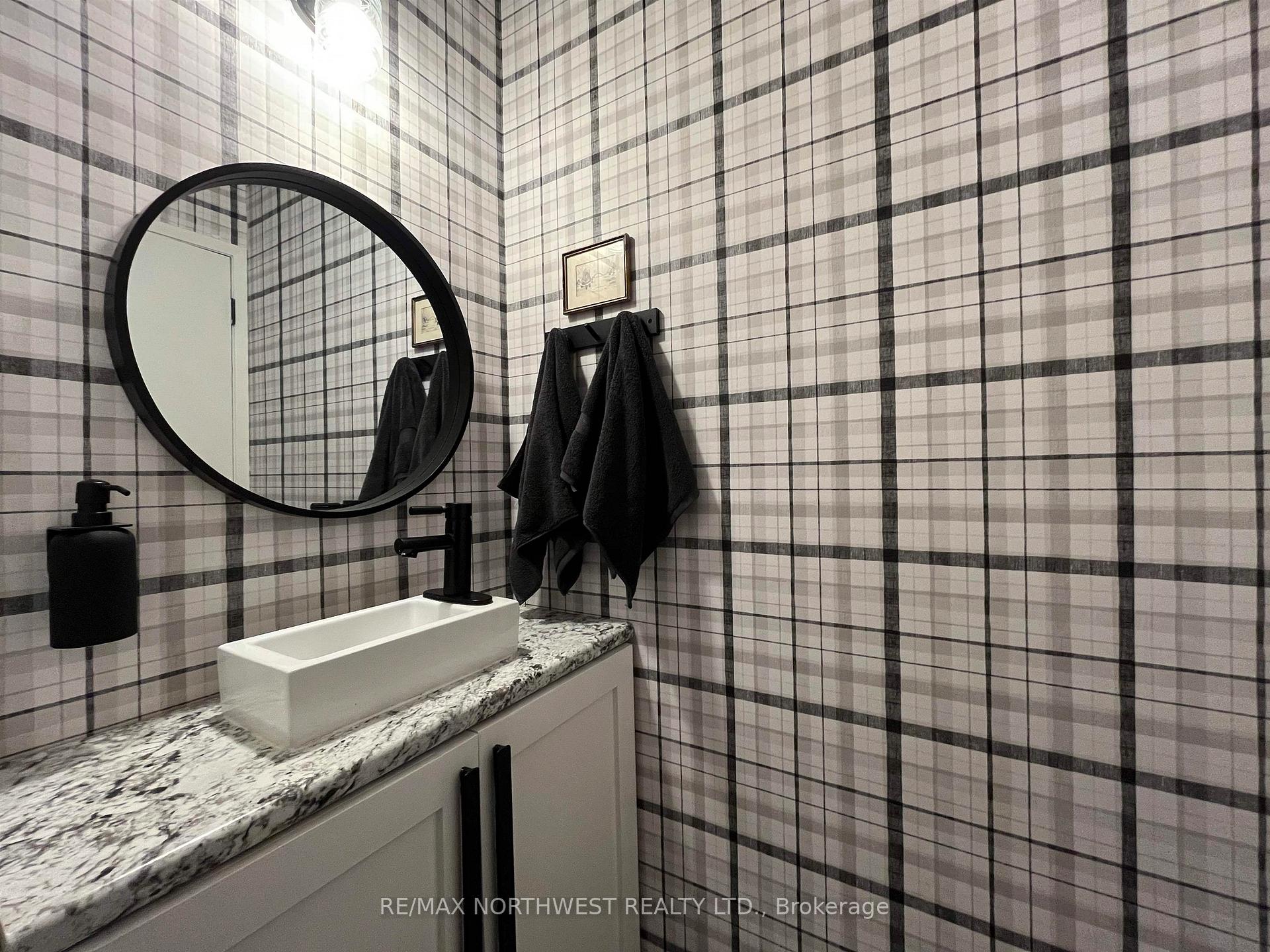 Photo 13 of 132 Minto Crescent, Kenora, Amethyst — HOMEH
