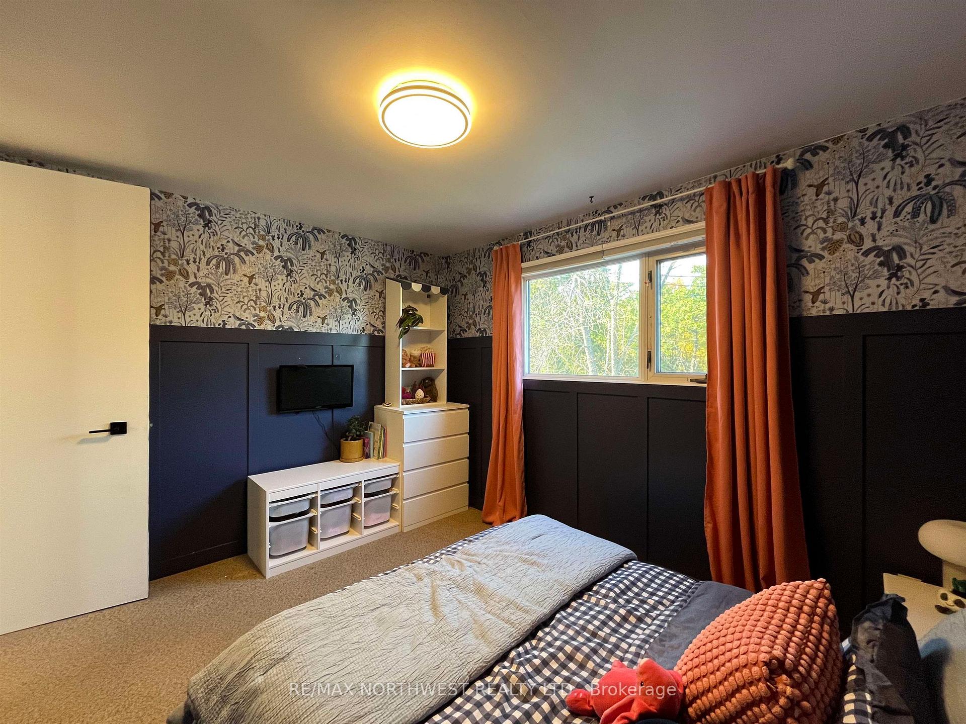 Photo 21 of 132 Minto Crescent, Kenora, Amethyst — HOMEH