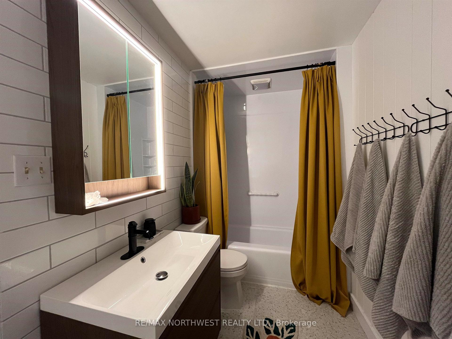 Photo 27 of 132 Minto Crescent, Kenora, Amethyst — HOMEH