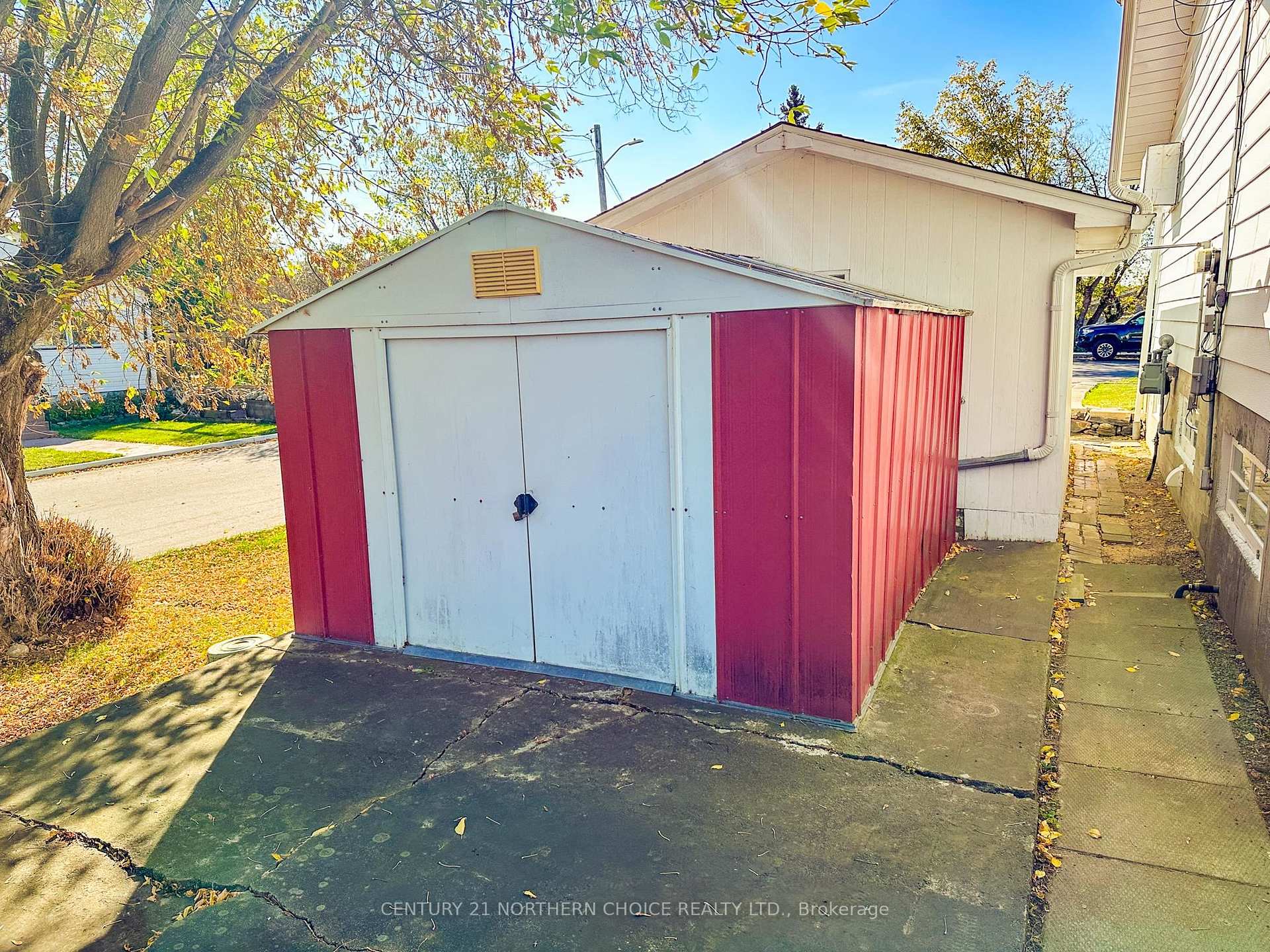 Photo 10 of 1038 Park Street, Kenora, Central — HOMEH