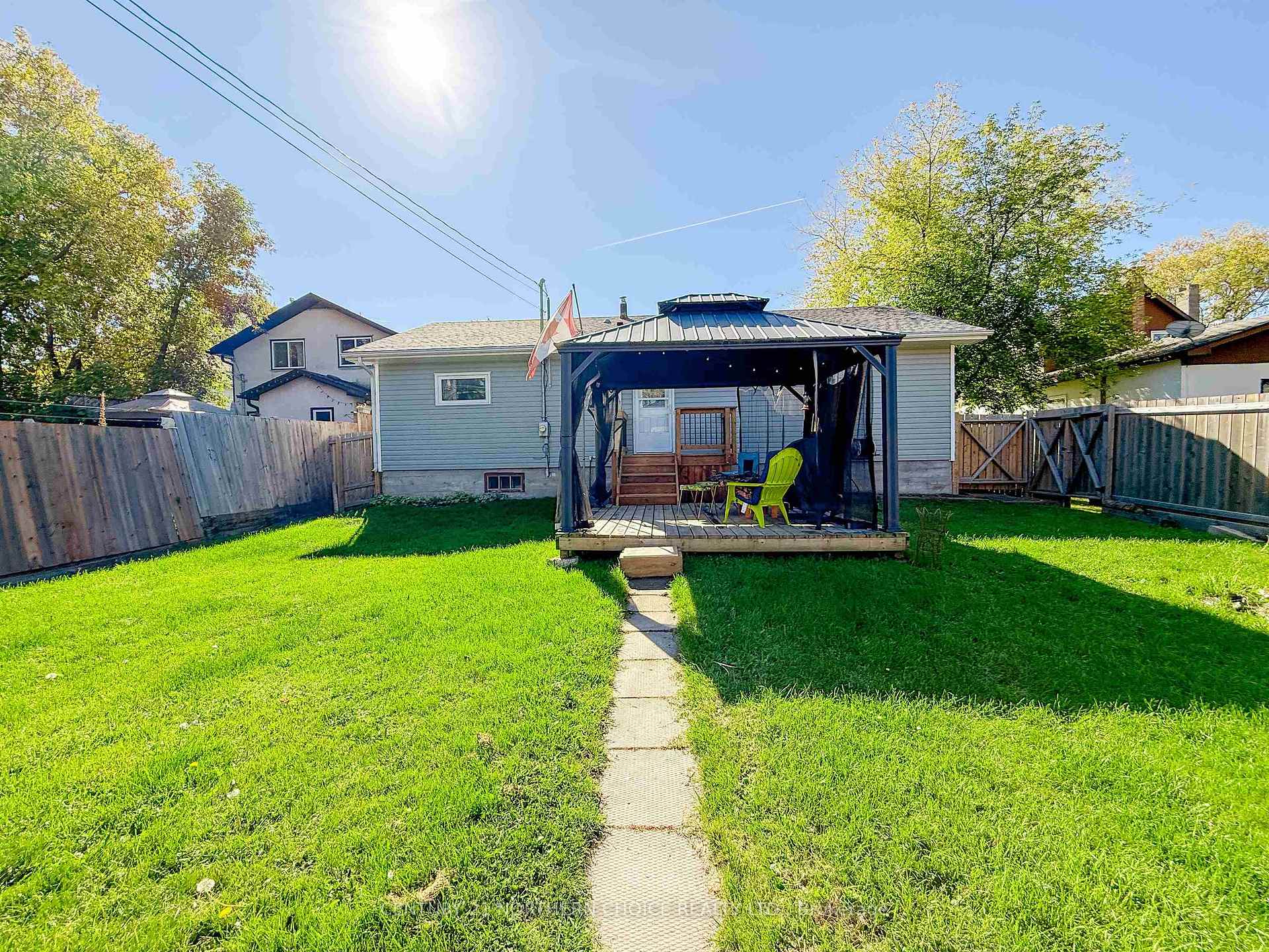 Photo 3 of 522 & 528 Second Street South, Kenora, Central — HOMEH