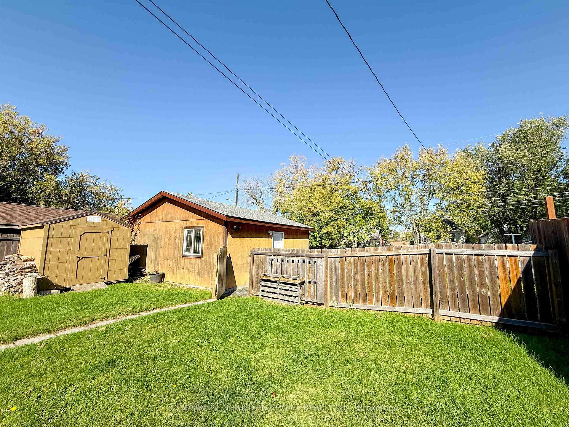 Photo 5 of 522 & 528 Second Street South, Kenora, Central — HOMEH
