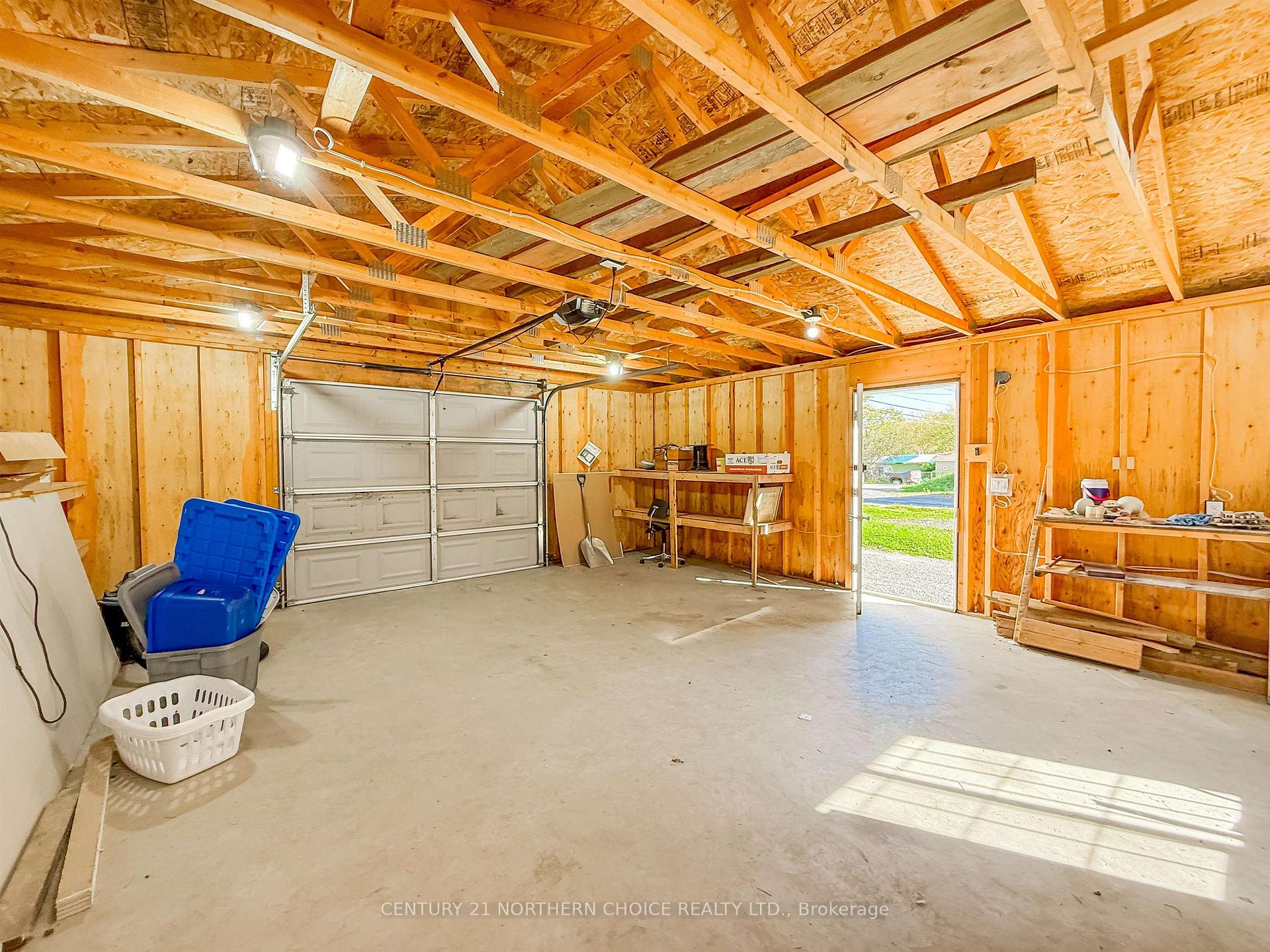Photo 8 of 522 & 528 Second Street South, Kenora, Central — HOMEH