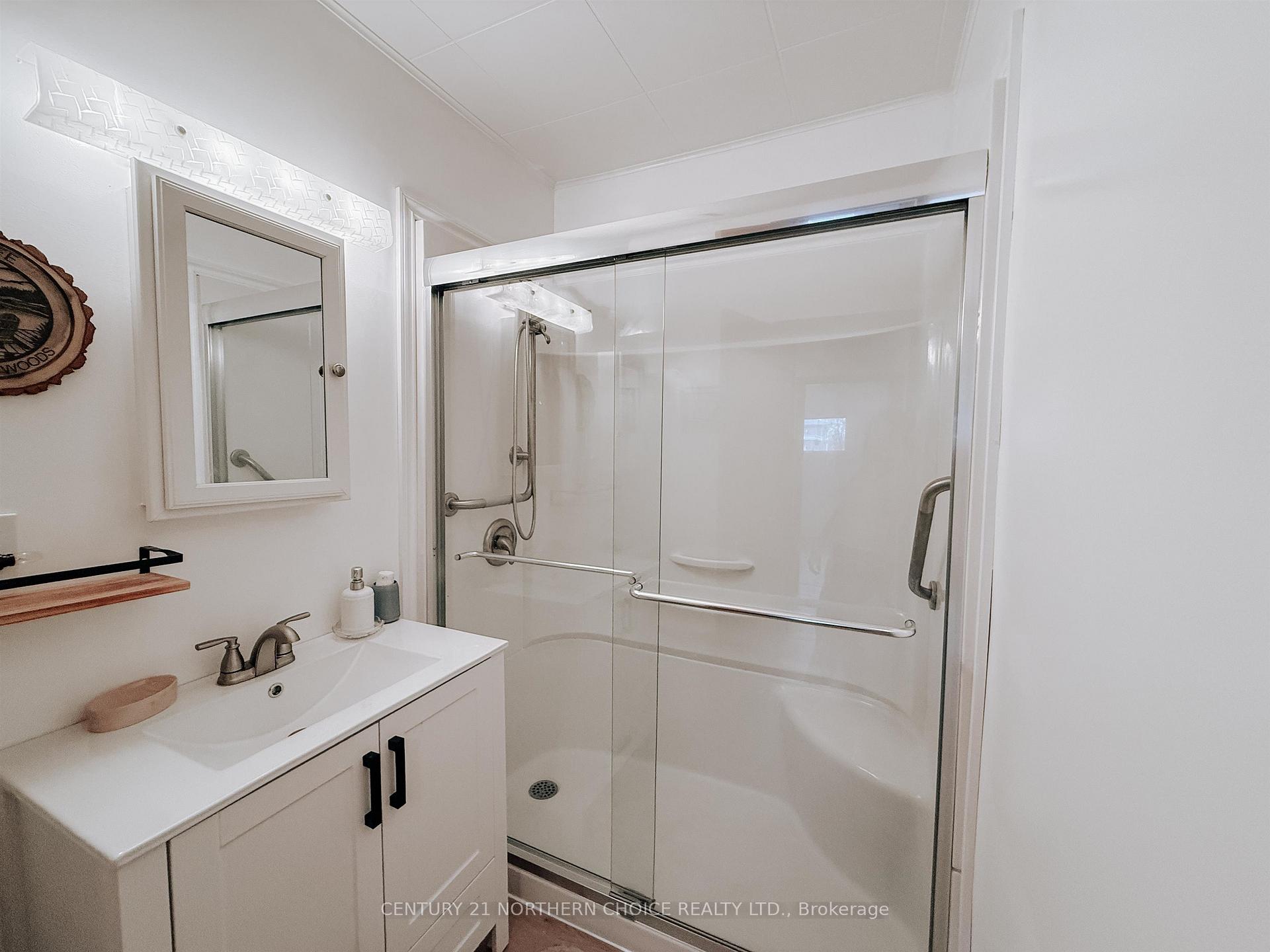 Photo 15 of 522 & 528 Second Street South, Kenora, Central — HOMEH