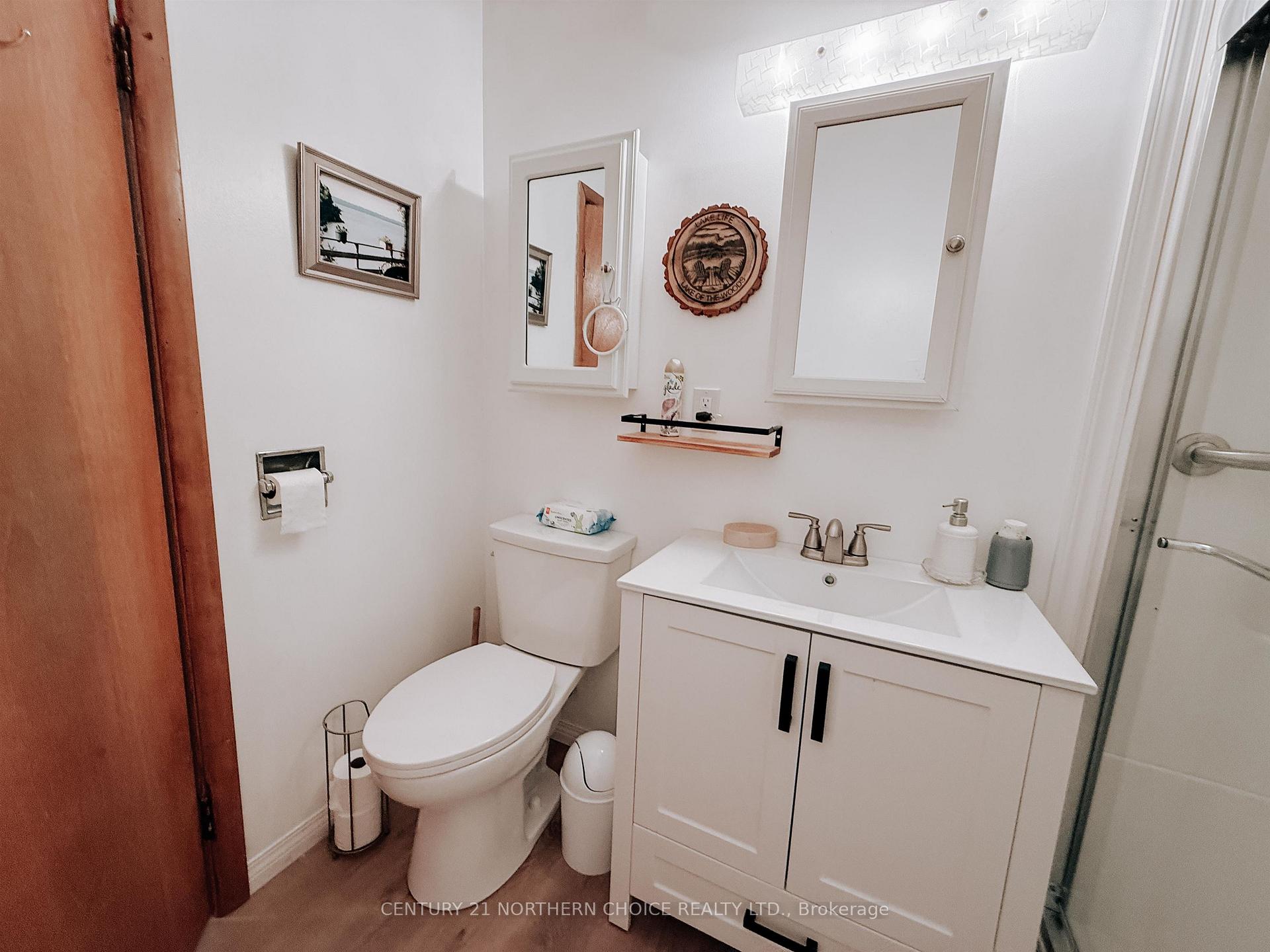 Photo 16 of 522 & 528 Second Street South, Kenora, Central — HOMEH