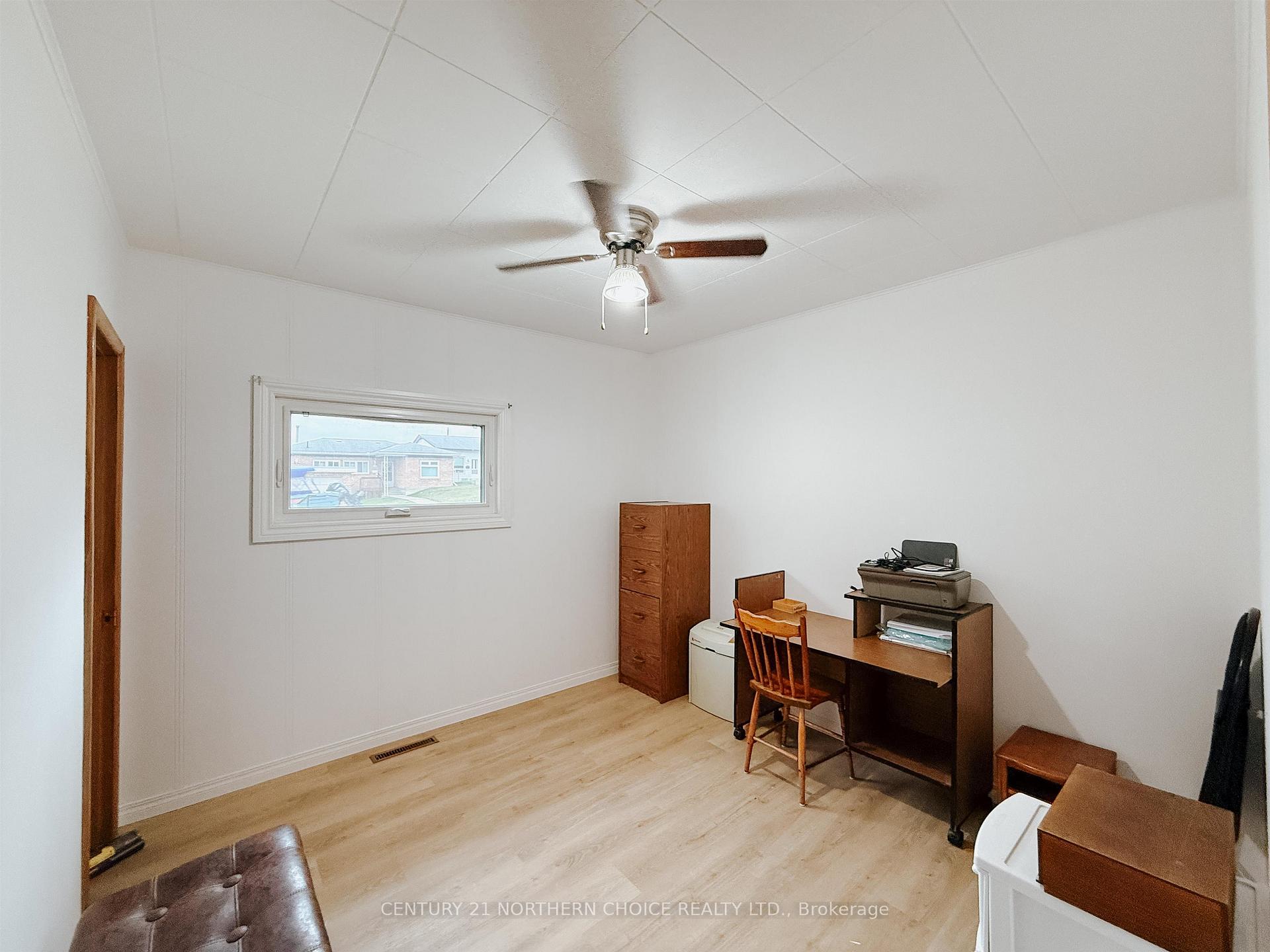 Photo 17 of 522 & 528 Second Street South, Kenora, Central — HOMEH