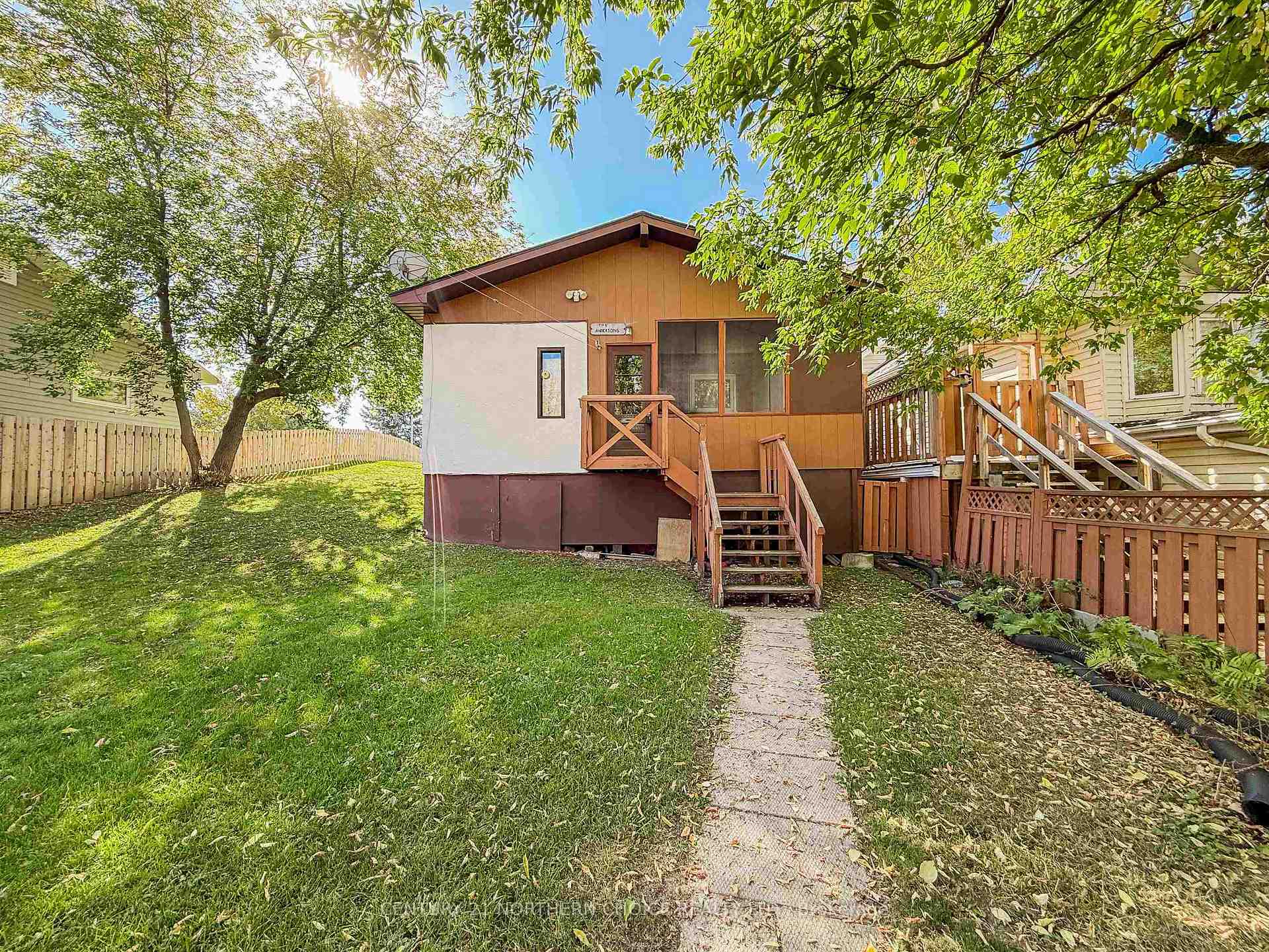 Photo 24 of 522 & 528 Second Street South, Kenora, Central — HOMEH