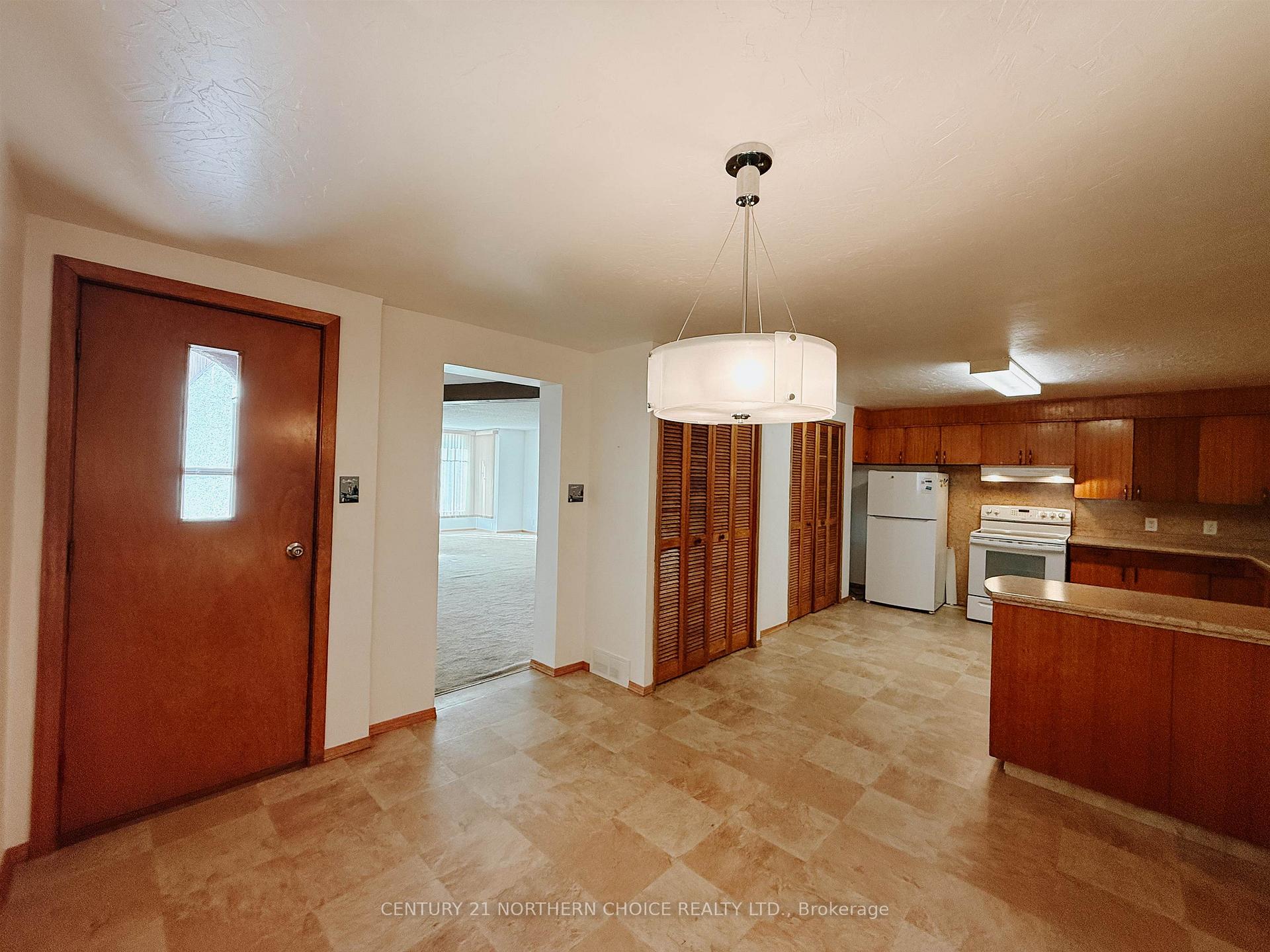 Photo 26 of 522 & 528 Second Street South, Kenora, Central — HOMEH