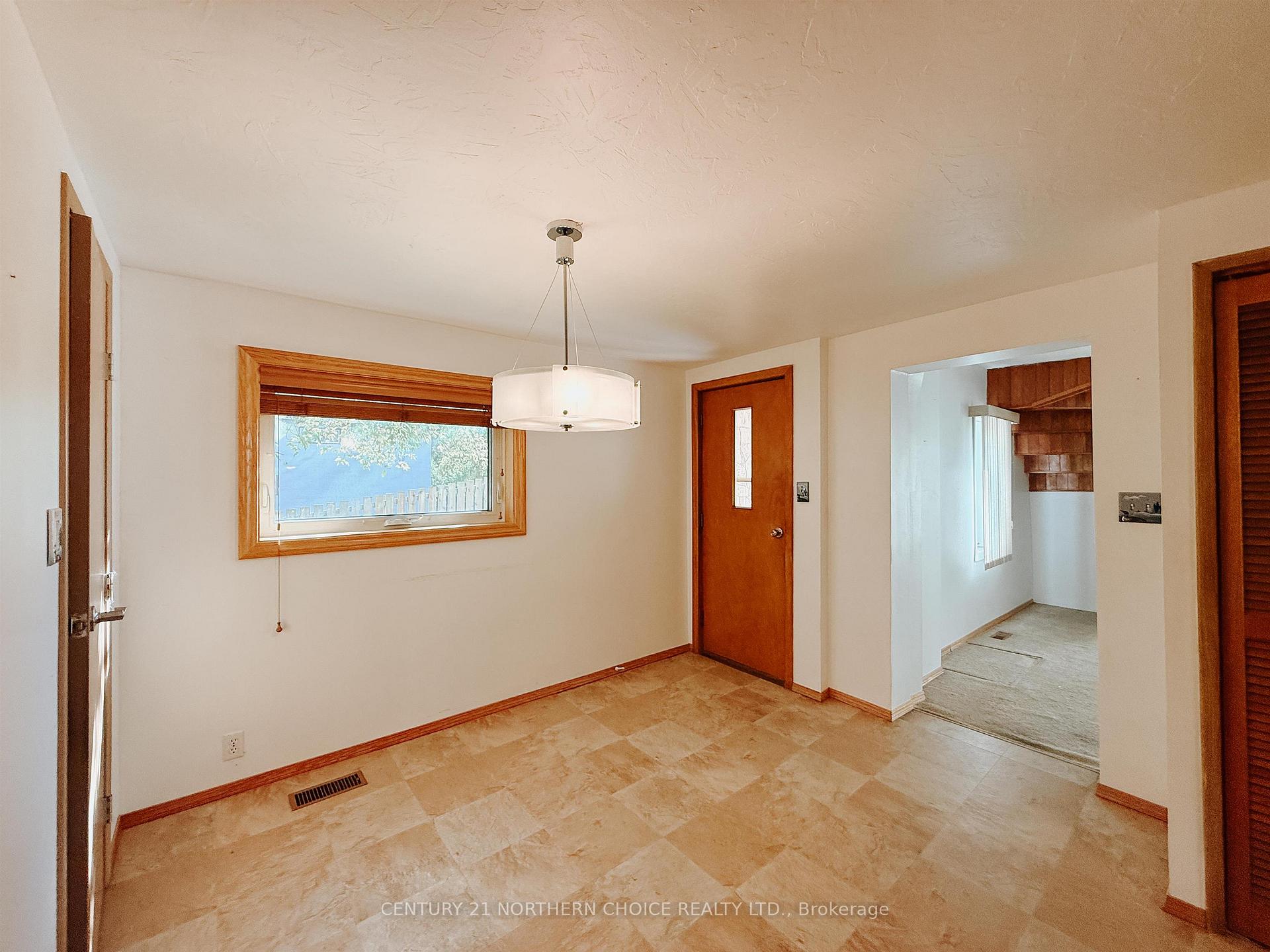 Photo 29 of 522 & 528 Second Street South, Kenora, Central — HOMEH