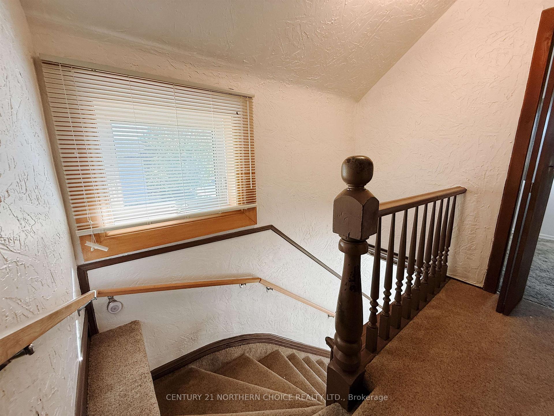 Photo 33 of 522 & 528 Second Street South, Kenora, Central — HOMEH