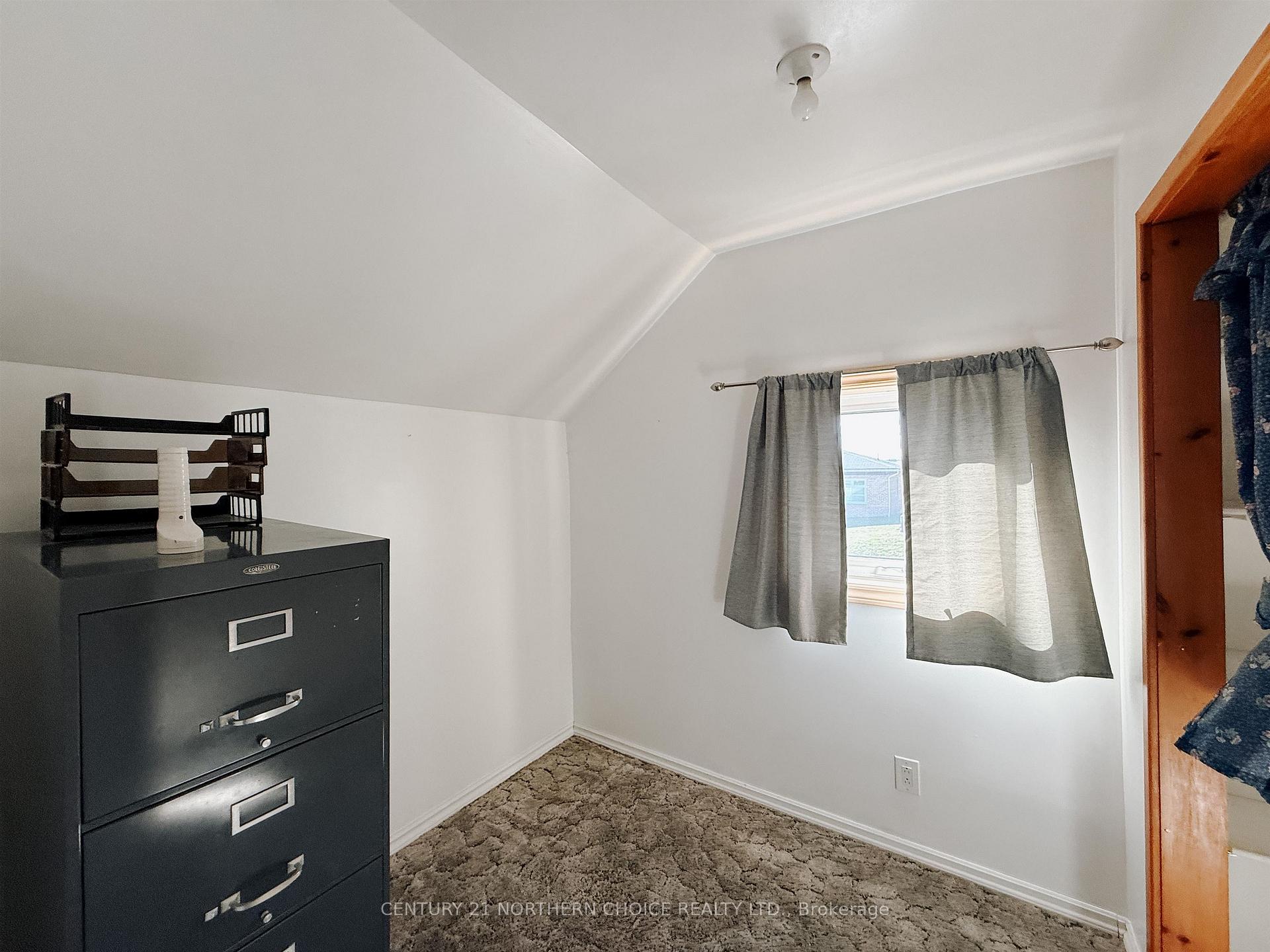 Photo 39 of 522 & 528 Second Street South, Kenora, Central — HOMEH