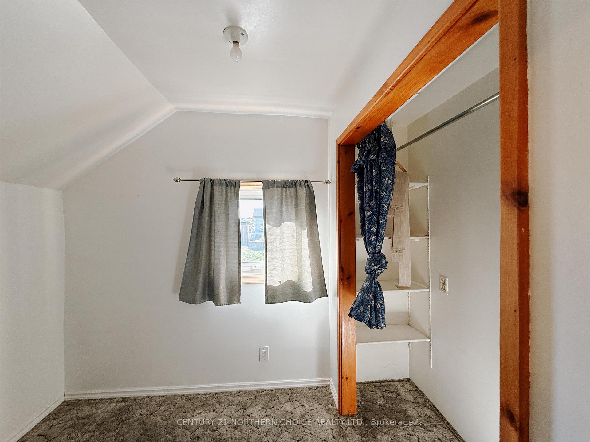 Photo 40 of 522 & 528 Second Street South, Kenora, Central — HOMEH