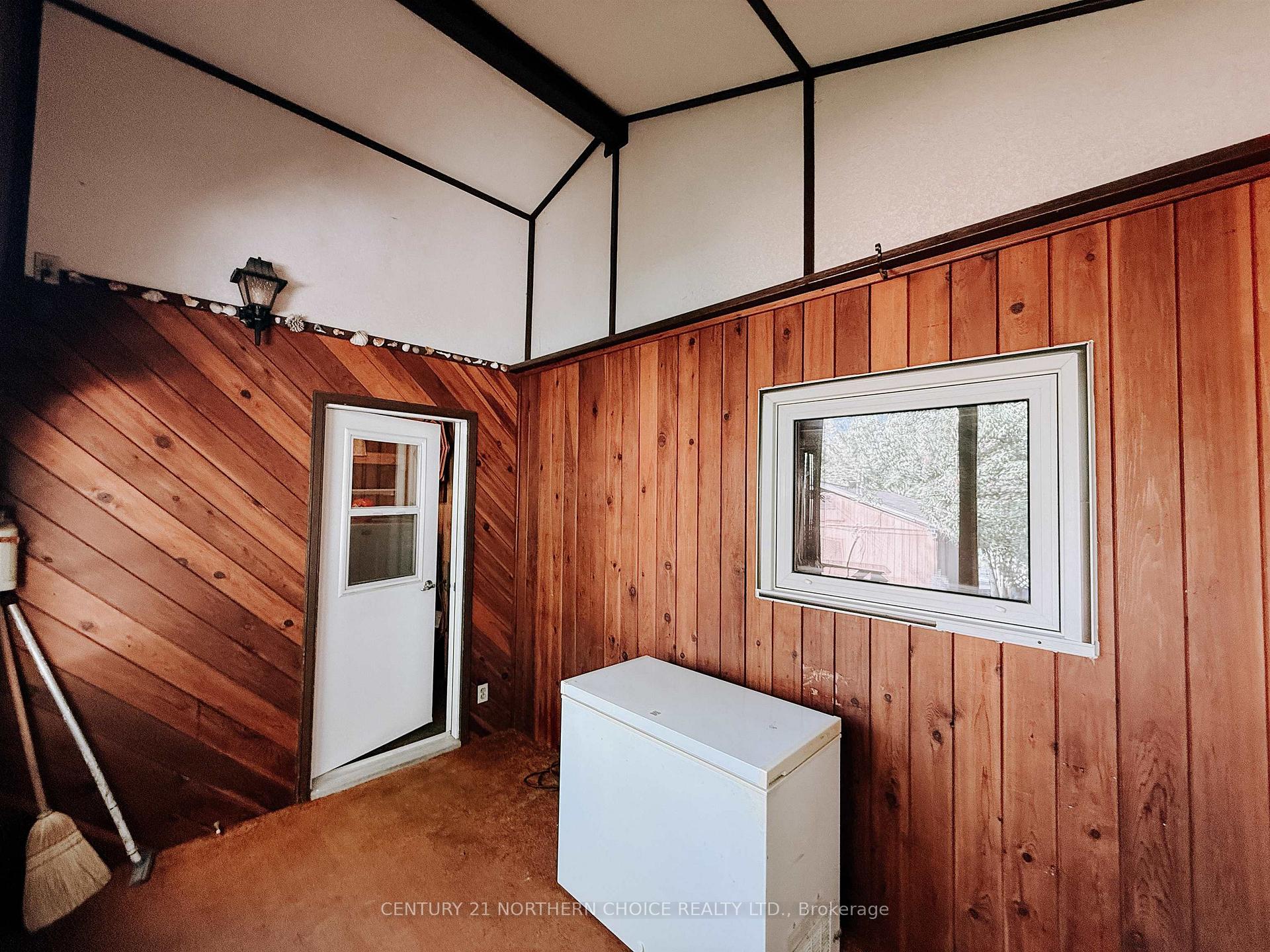Photo 44 of 522 & 528 Second Street South, Kenora, Central — HOMEH