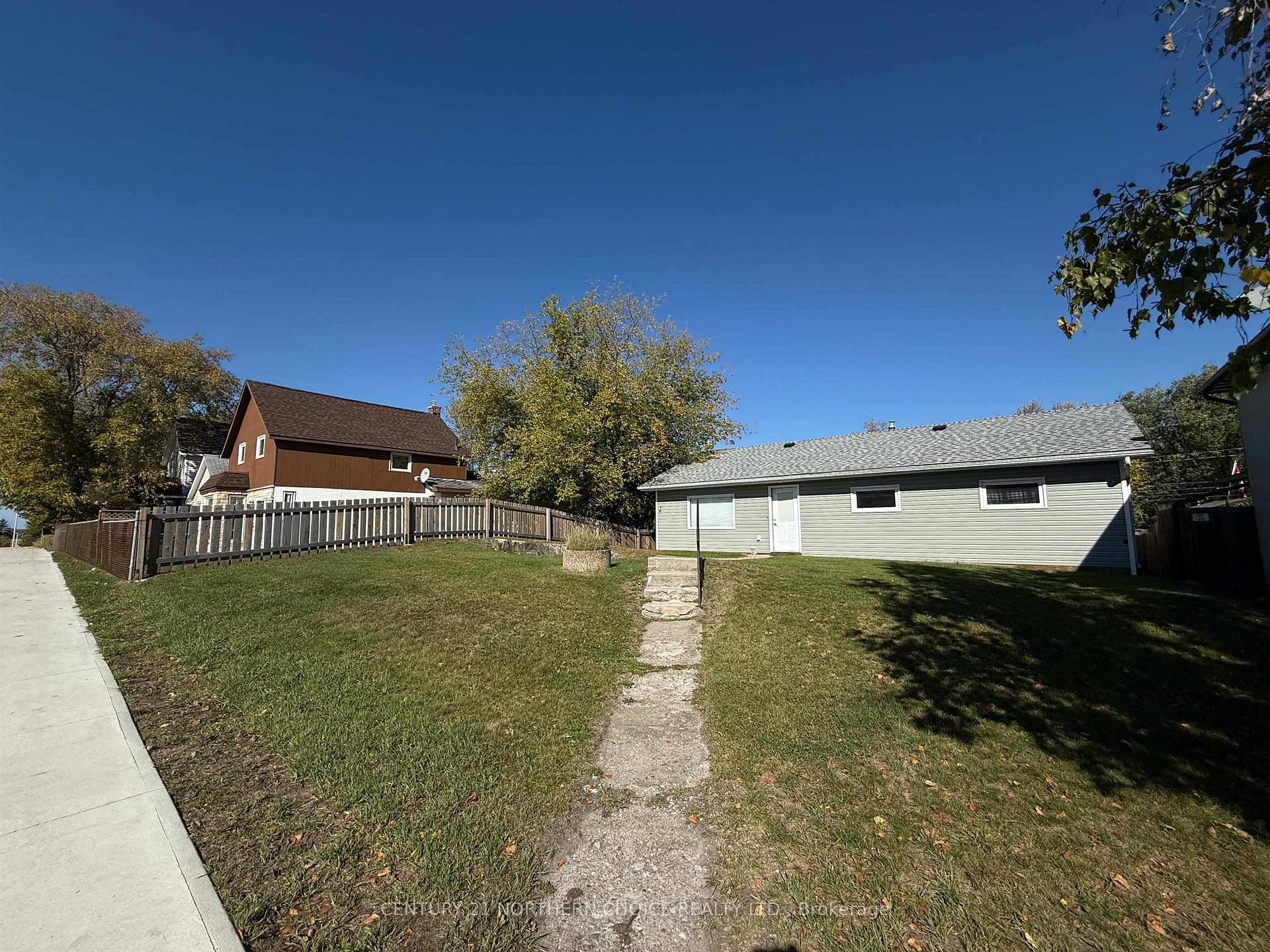 Photo 49 of 522 & 528 Second Street South, Kenora, Central — HOMEH