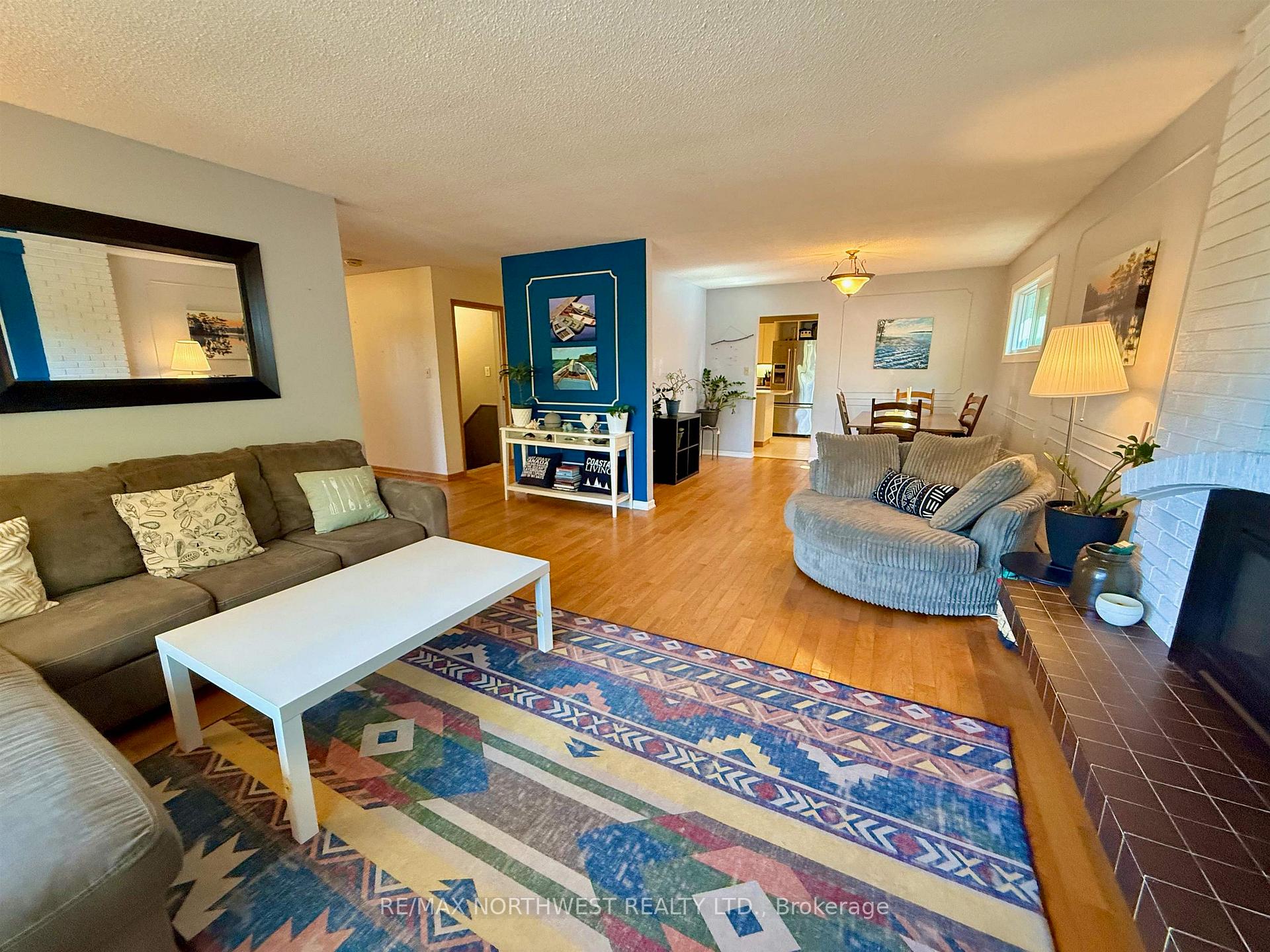 Photo 4 of 513 Fourth Avenue, Kenora, Lakeside — HOMEH