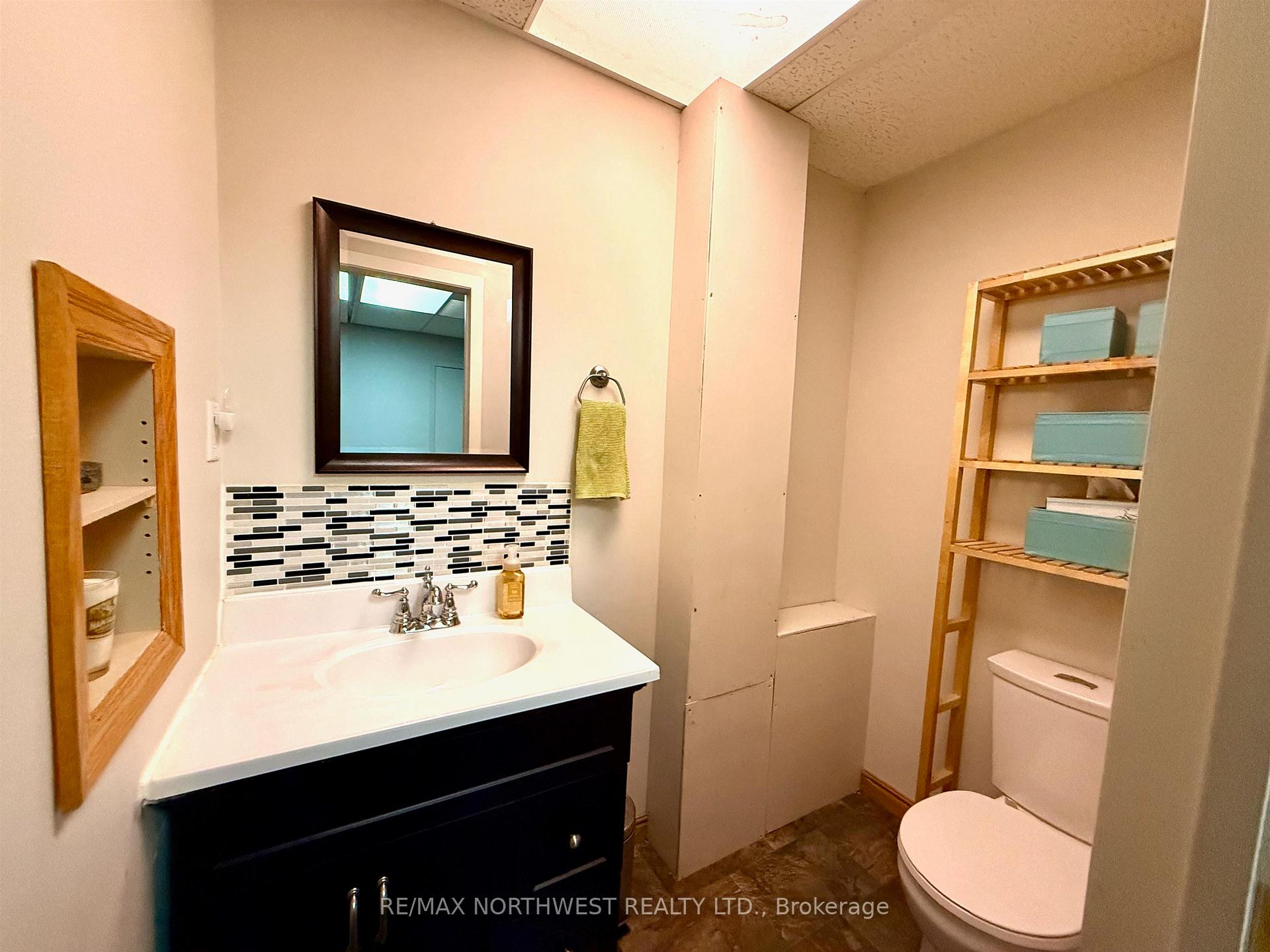 Photo 22 of 513 Fourth Avenue, Kenora, Lakeside — HOMEH