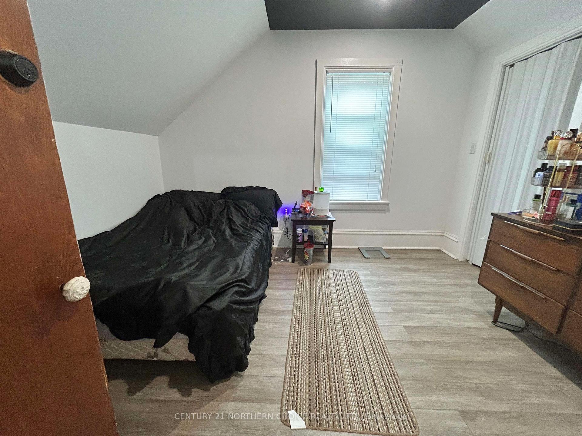 Photo 19 of 324 Second Street N, Kenora, North End — HOMEH