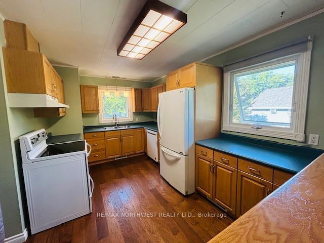 Photo 9 of 914 Eleventh Ave N, Kenora, Evergreen — HOMEH