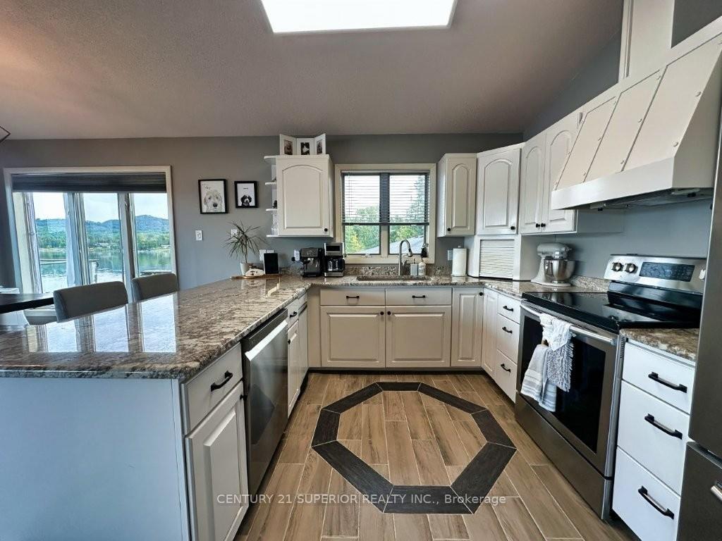 Photo 12 of 712 Memory Road, Neebing, Crooks — HOMEH