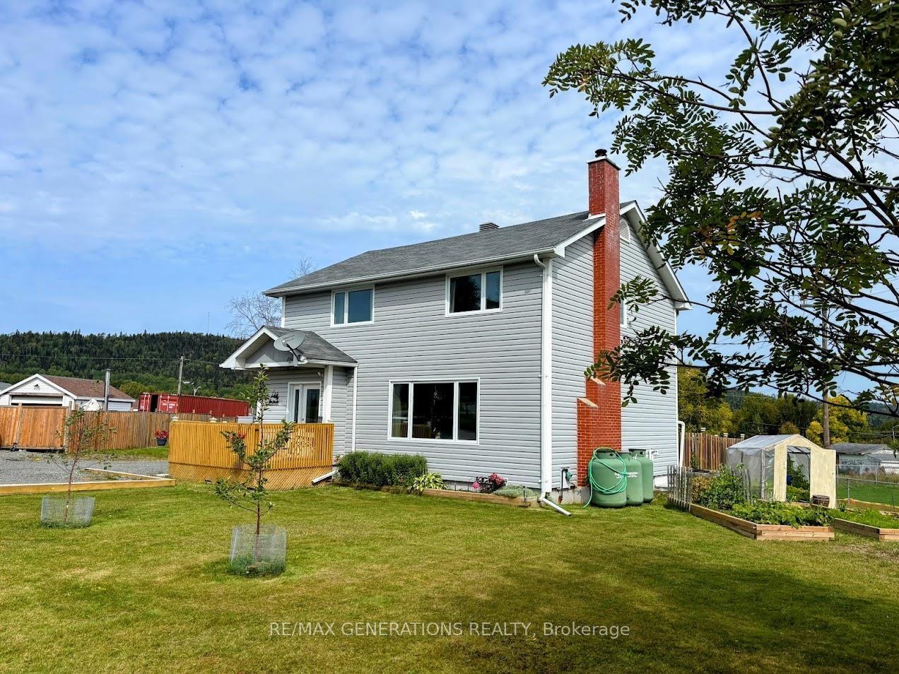 Photo 35 of 31 Shingwauk Drive, Manitouwadge — HOMEH