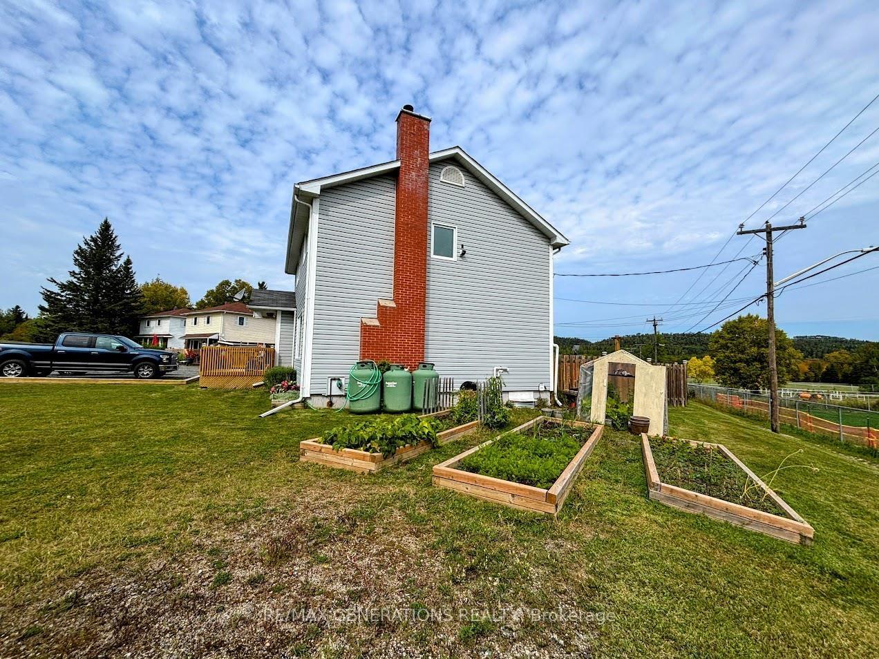 Photo 37 of 31 Shingwauk Drive, Manitouwadge — HOMEH