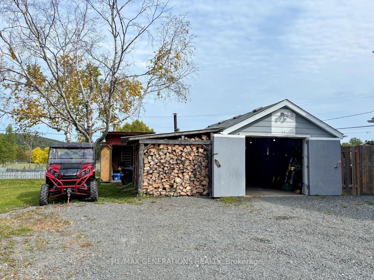 Photo 41 of 31 Shingwauk Drive, Manitouwadge — HOMEH