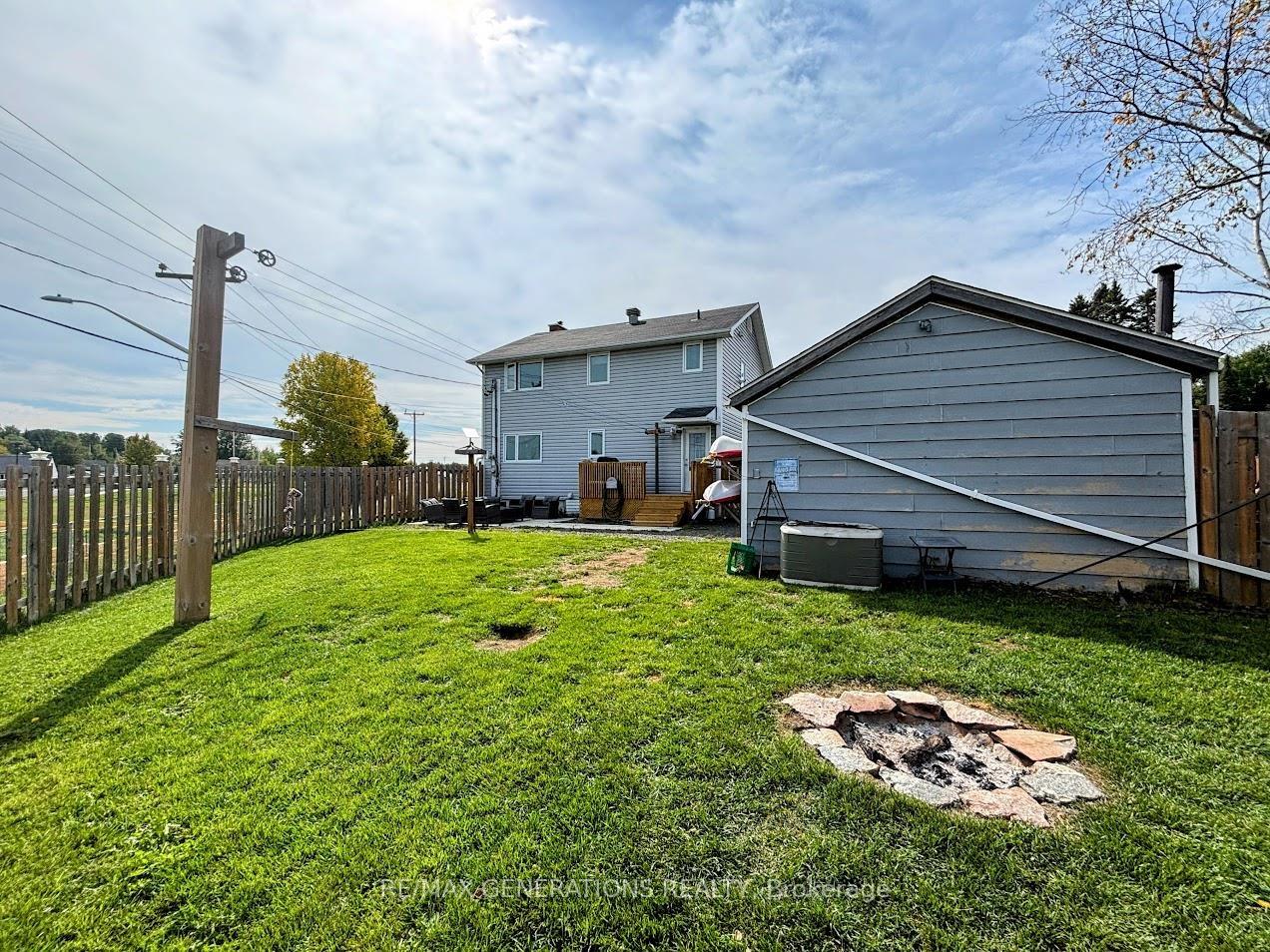 Photo 43 of 31 Shingwauk Drive, Manitouwadge — HOMEH