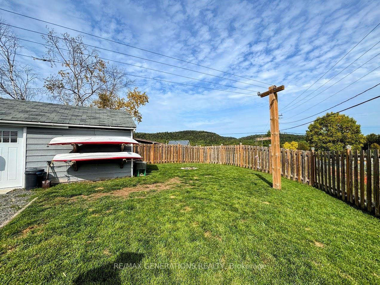 Photo 44 of 31 Shingwauk Drive, Manitouwadge — HOMEH