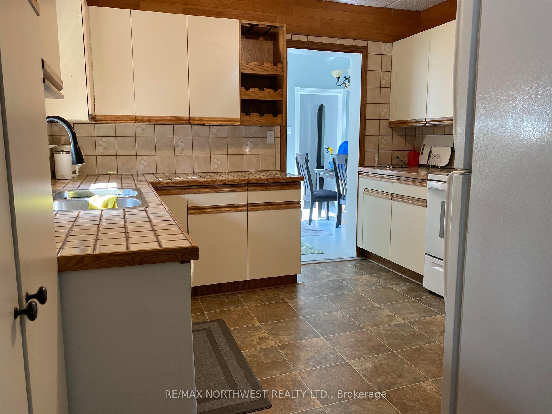 Photo 14 of 539 First Avenue S, Kenora, Lakeside — HOMEH