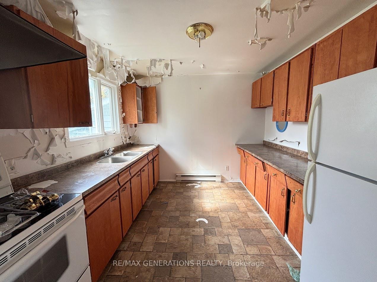 Photo 3 of 10 Ohsweken Road, Manitouwadge — HOMEH