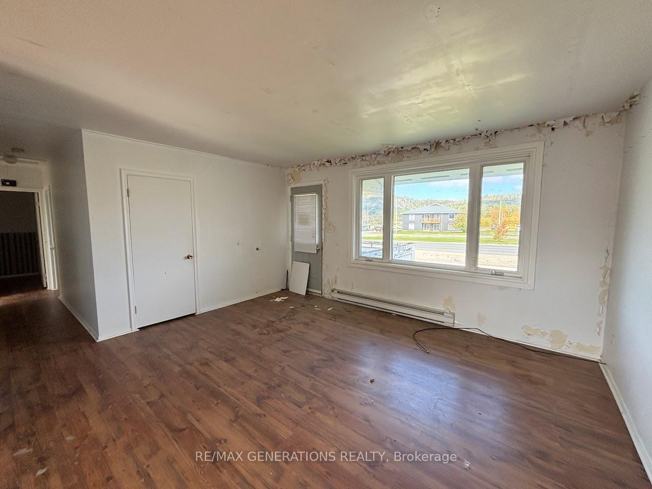 Photo 7 of 10 Ohsweken Road, Manitouwadge — HOMEH