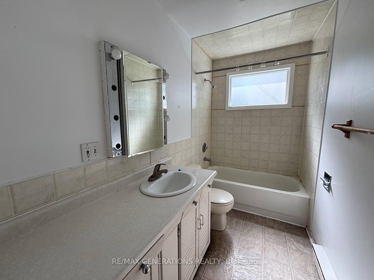 Photo 13 of 10 Ohsweken Road, Manitouwadge — HOMEH