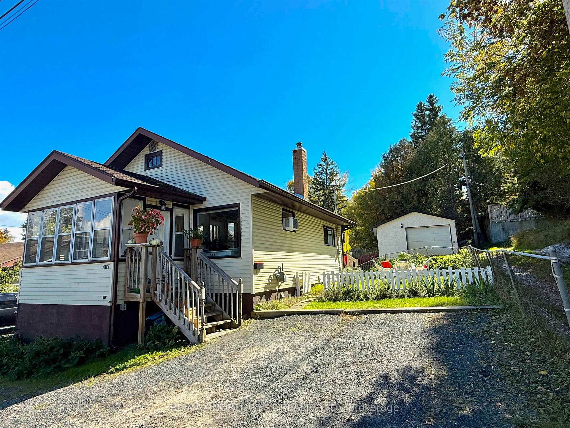 Photo 2 of 407 Fifth Street S, Kenora, Lakeside — HOMEH