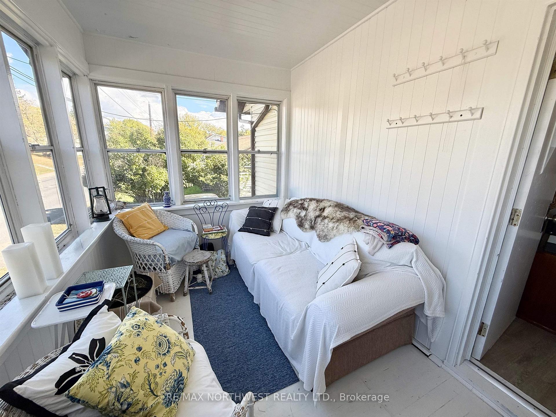 Photo 3 of 407 Fifth Street S, Kenora, Lakeside — HOMEH
