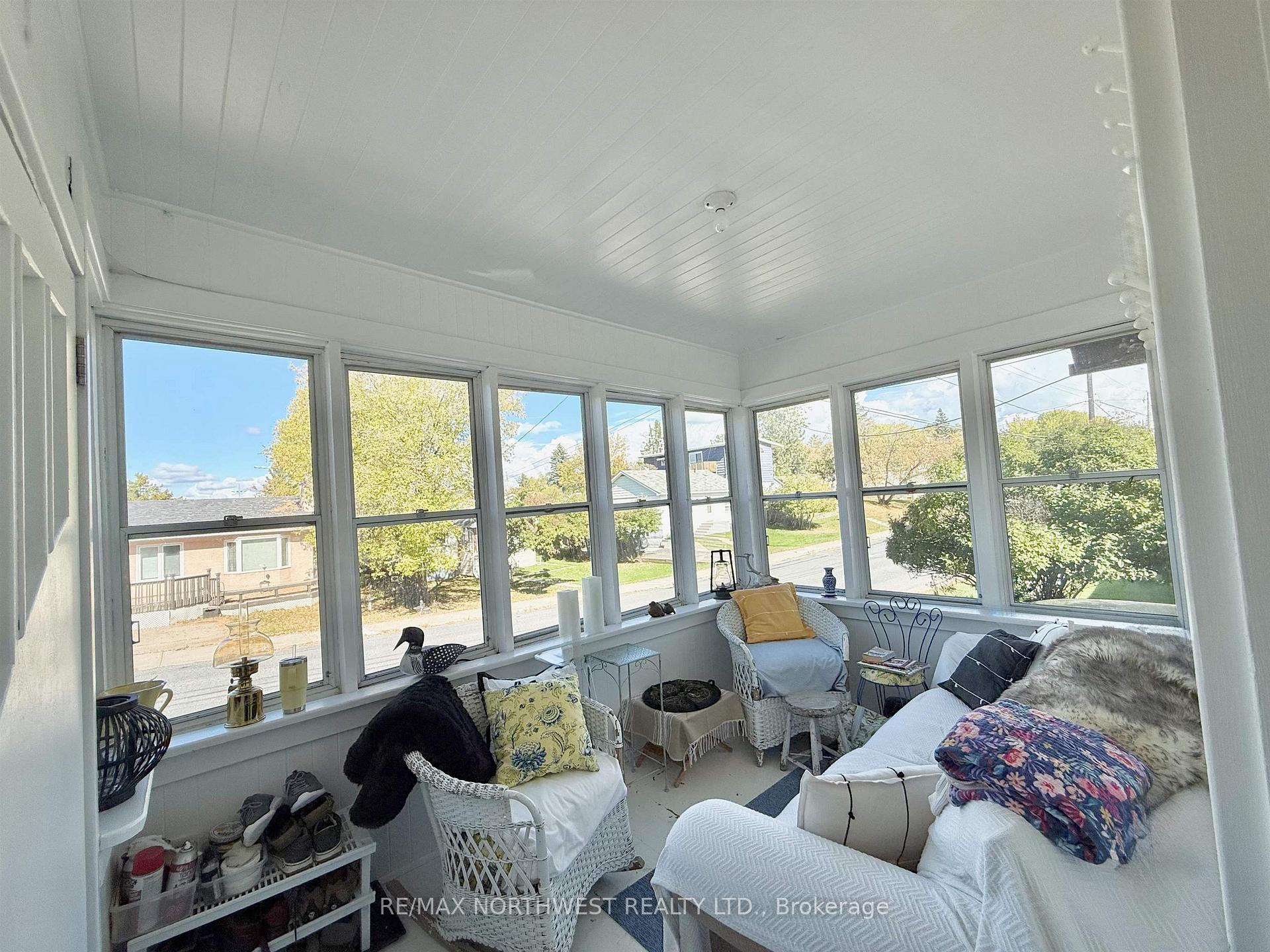 Photo 4 of 407 Fifth Street S, Kenora, Lakeside — HOMEH